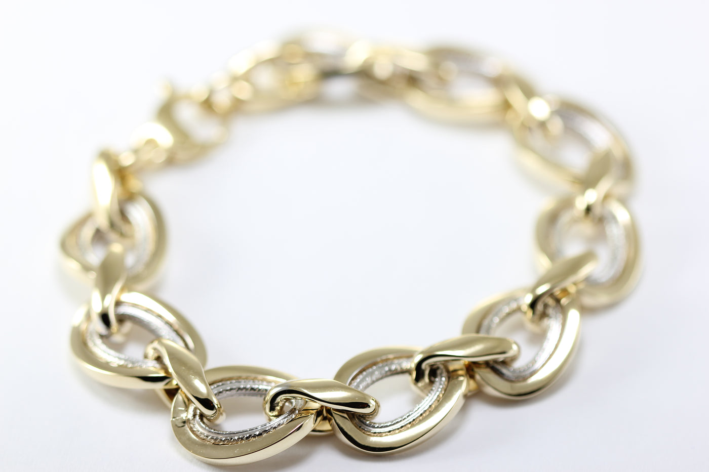 ABC 14K YELLOW & WHITE GOLD LADIES SHINY OVEL LINK BRACELET