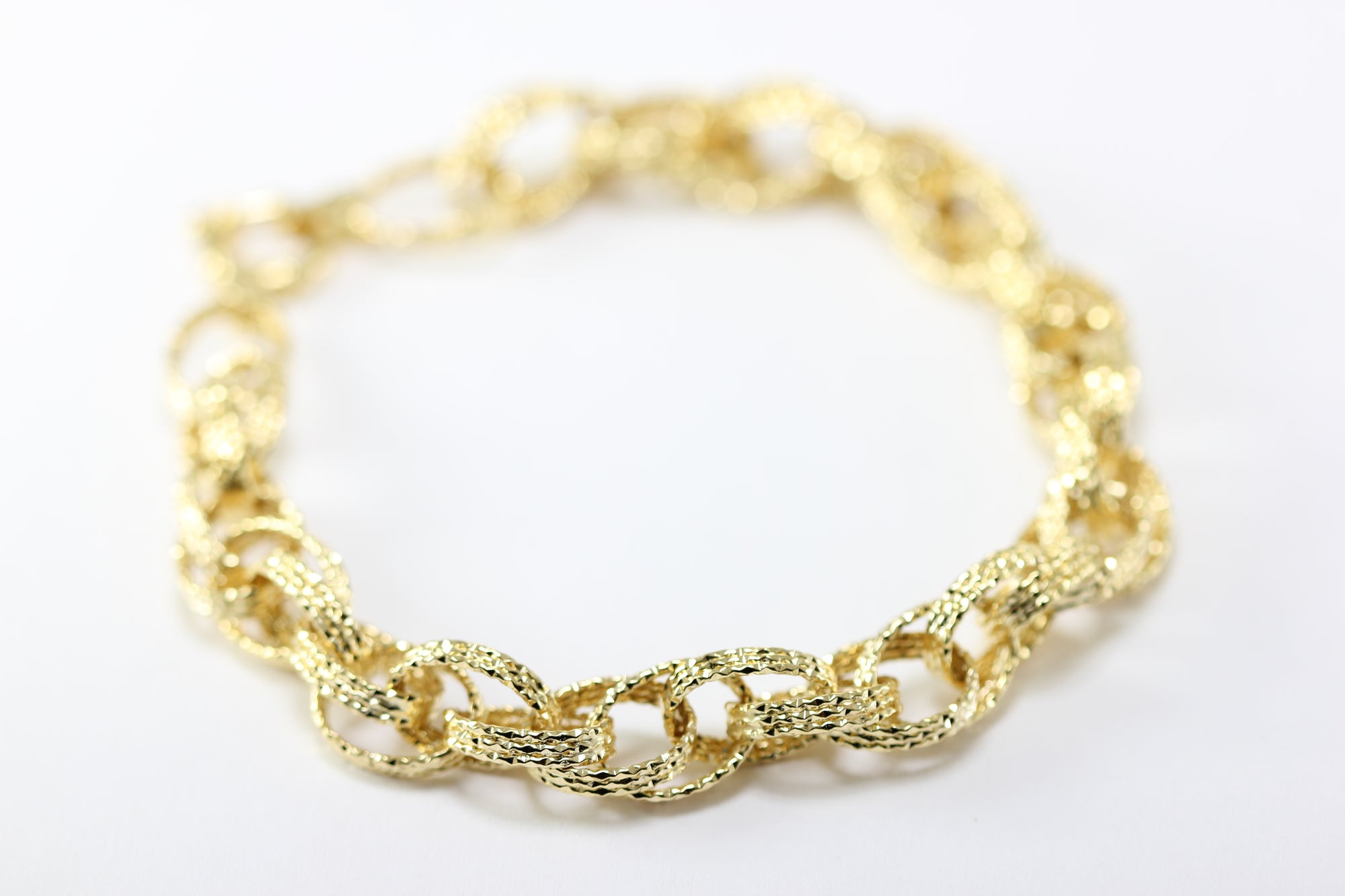 14K YELLOW GOLD FANCY HAMMERED LINK BRACELET