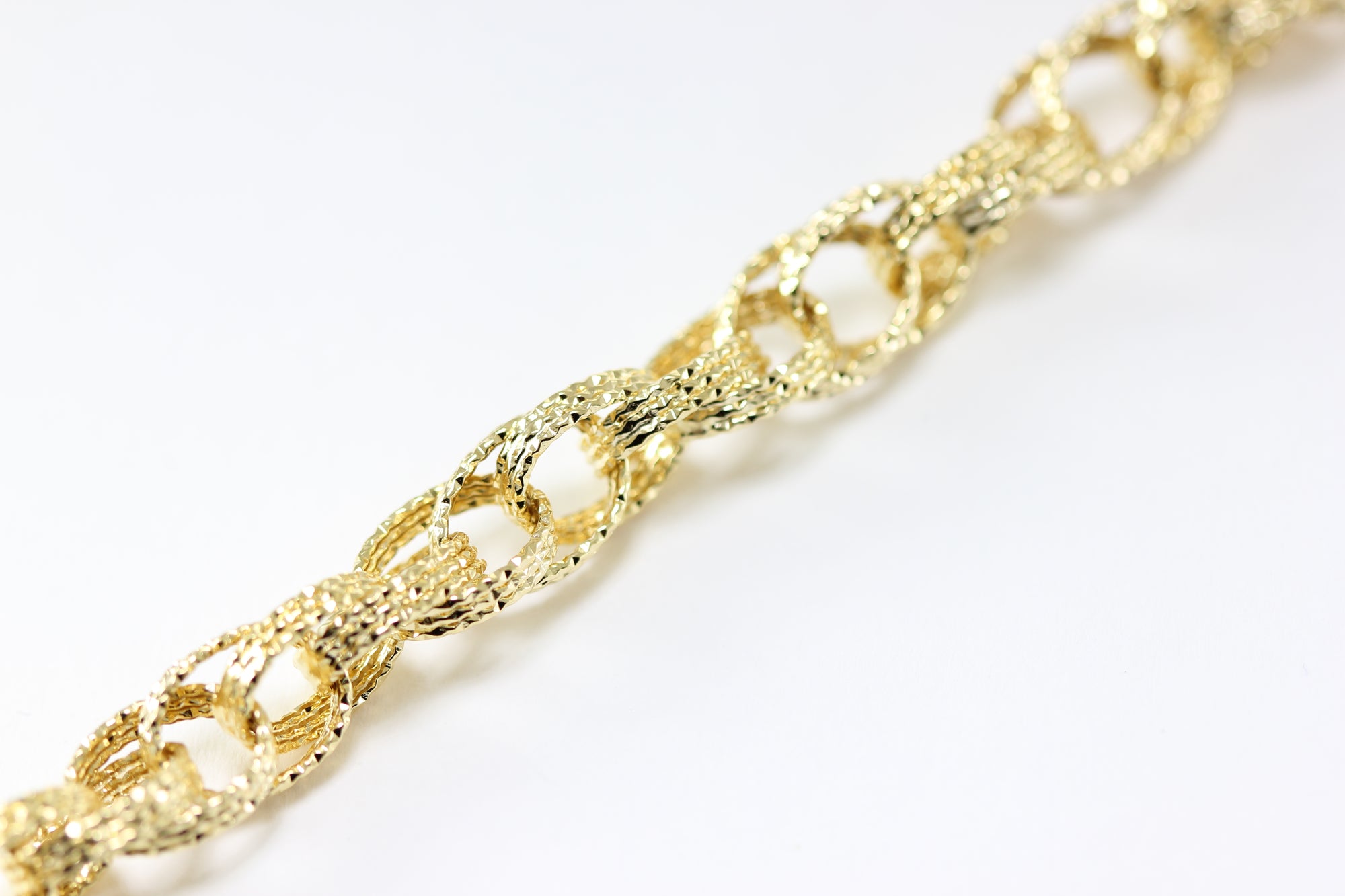 14K YELLOW GOLD FANCY HAMMERED LINK BRACELET