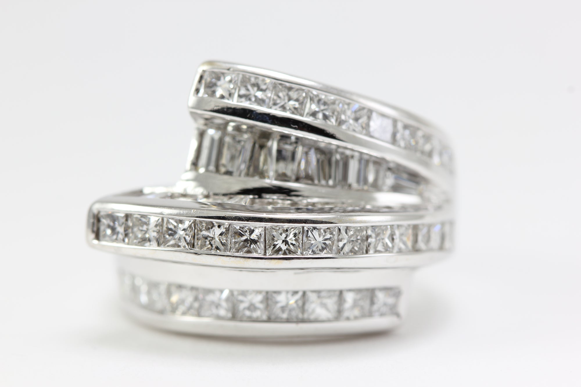18k WHITE GOLD DIAMOND LADIES BAGUETTE PRINCESS CUT RING