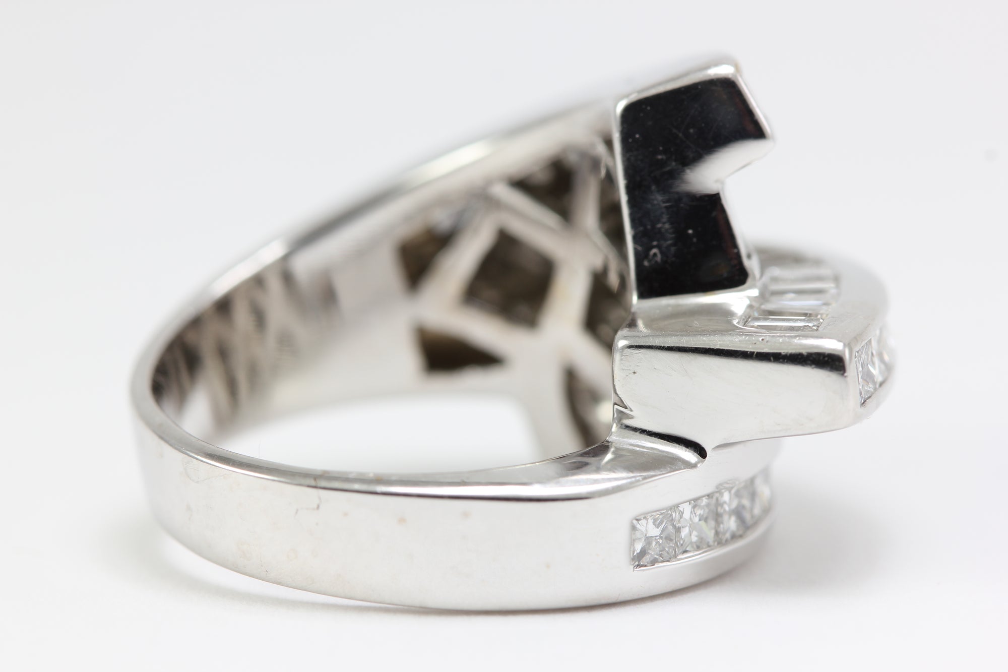 18k WHITE GOLD DIAMOND LADIES BAGUETTE PRINCESS CUT RING