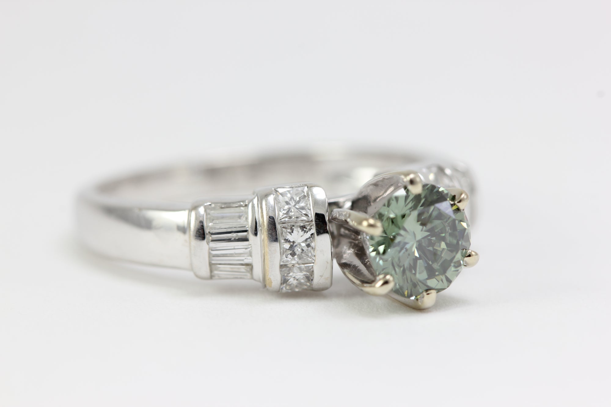 GREEN DIAMOND ENGAGEMENT RING 14K WHITE GOLD ROUND SHAPED 1.24 CTW