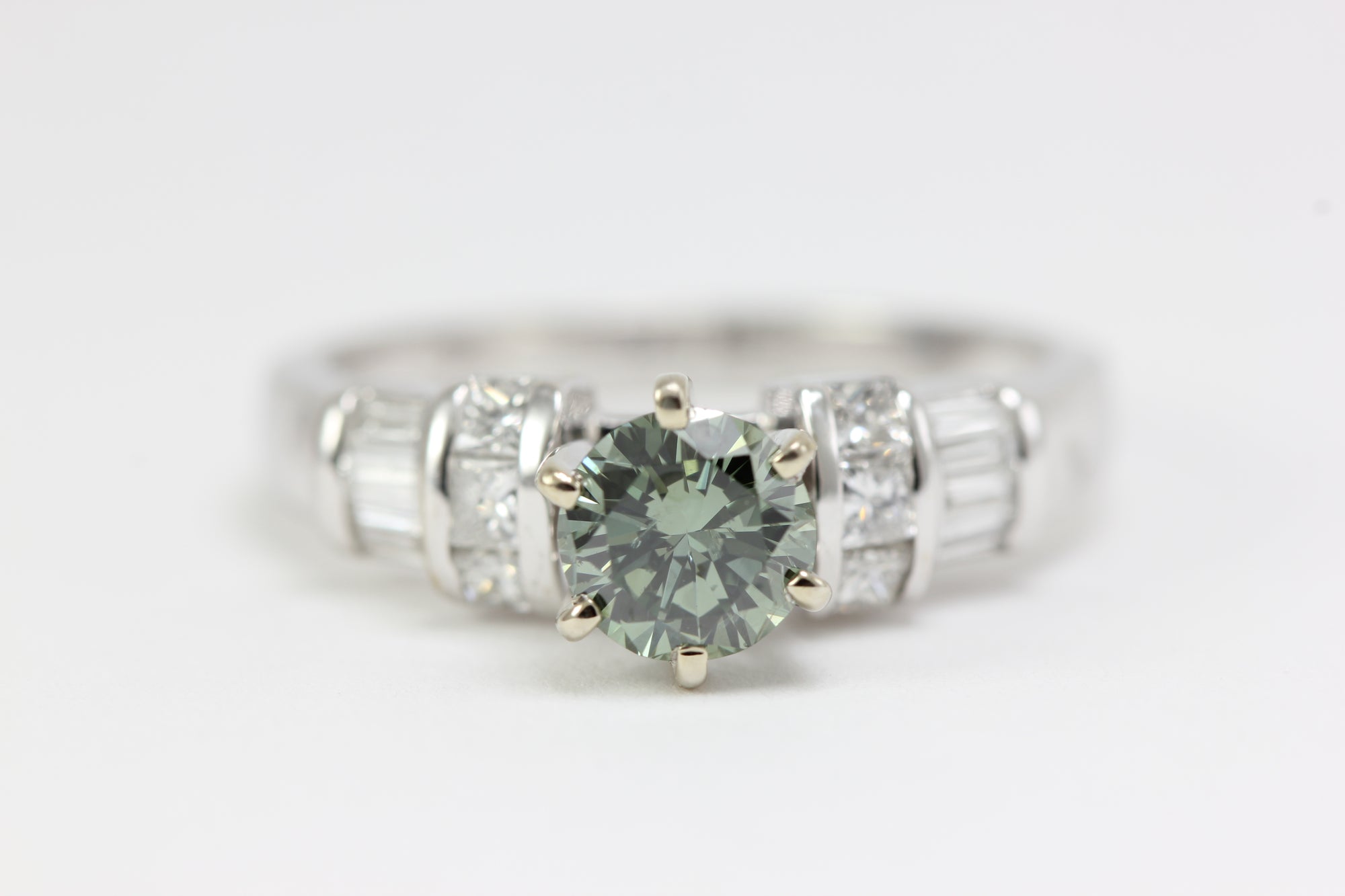 GREEN DIAMOND ENGAGEMENT RING 14K WHITE GOLD ROUND SHAPED 1.24 CTW