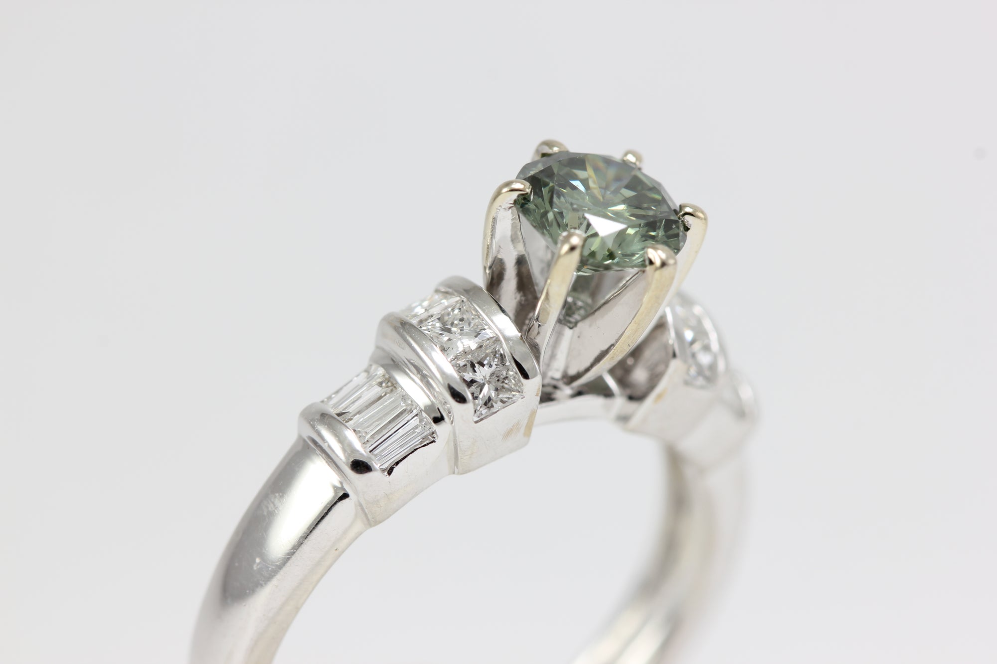 GREEN DIAMOND ENGAGEMENT RING 14K WHITE GOLD ROUND SHAPED 1.24 CTW