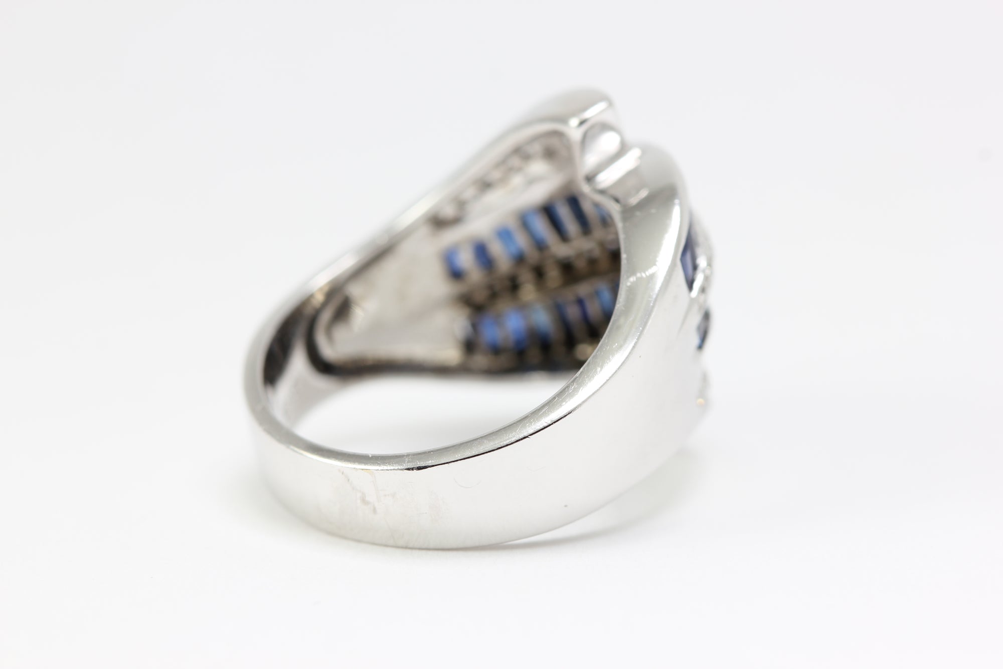 MODERN14K WHITE GOLD NATURAL DIAMOND & SAPPHIRE RING BAND