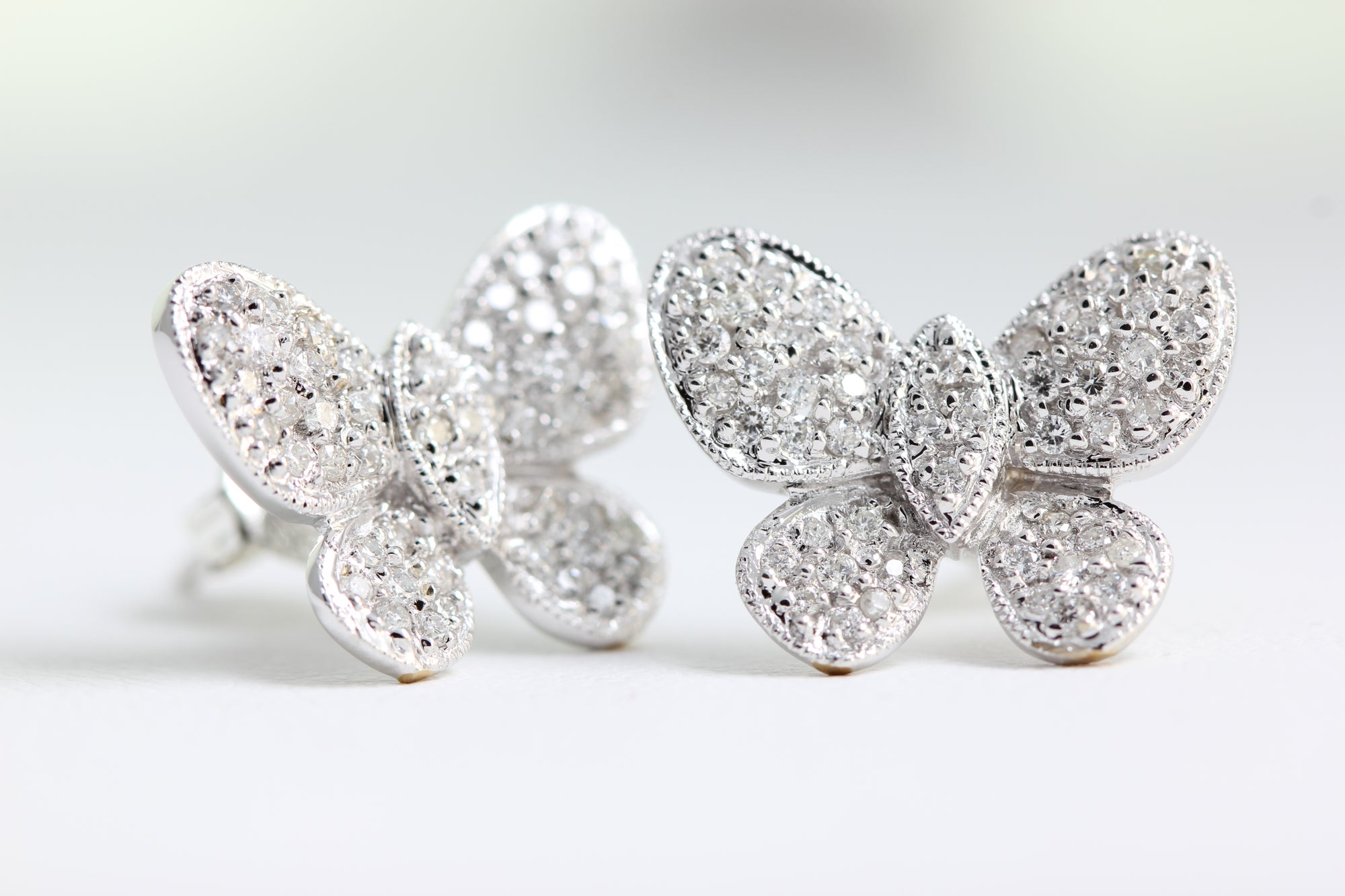 14k WHITE GOLD DIAMONDS BUTTERFLY EARRINGS