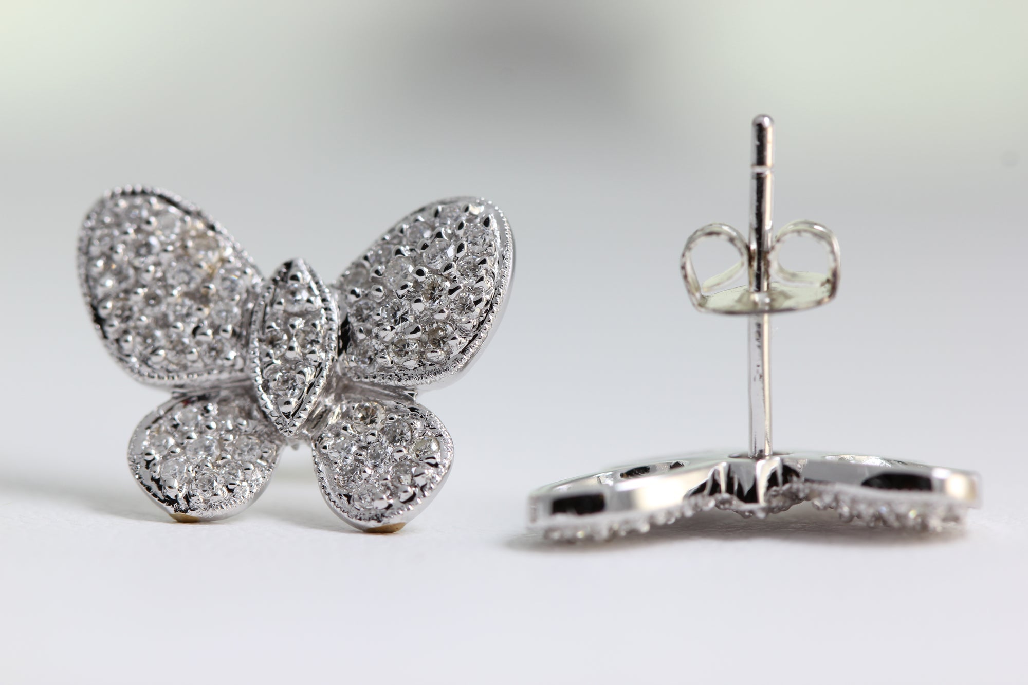 14k WHITE GOLD DIAMONDS BUTTERFLY EARRINGS