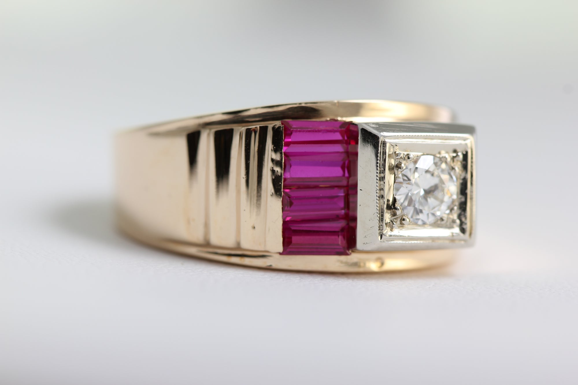 ANTIQUE DIAMOND & RUBY MENS RING SET IN 14k YELLOW GOLD