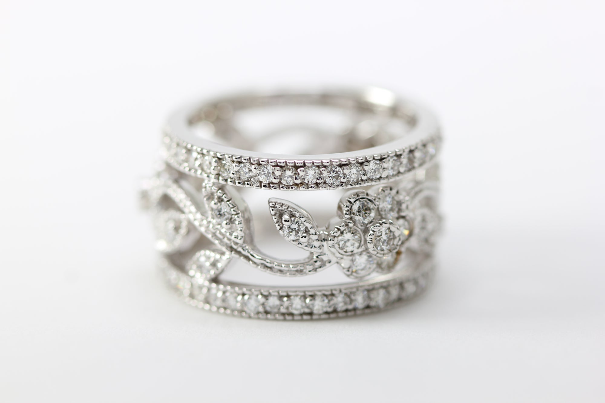 DIAMOND ANNIVERSARY ETERNITY FLOWER BAND 14K WHITE GOLD