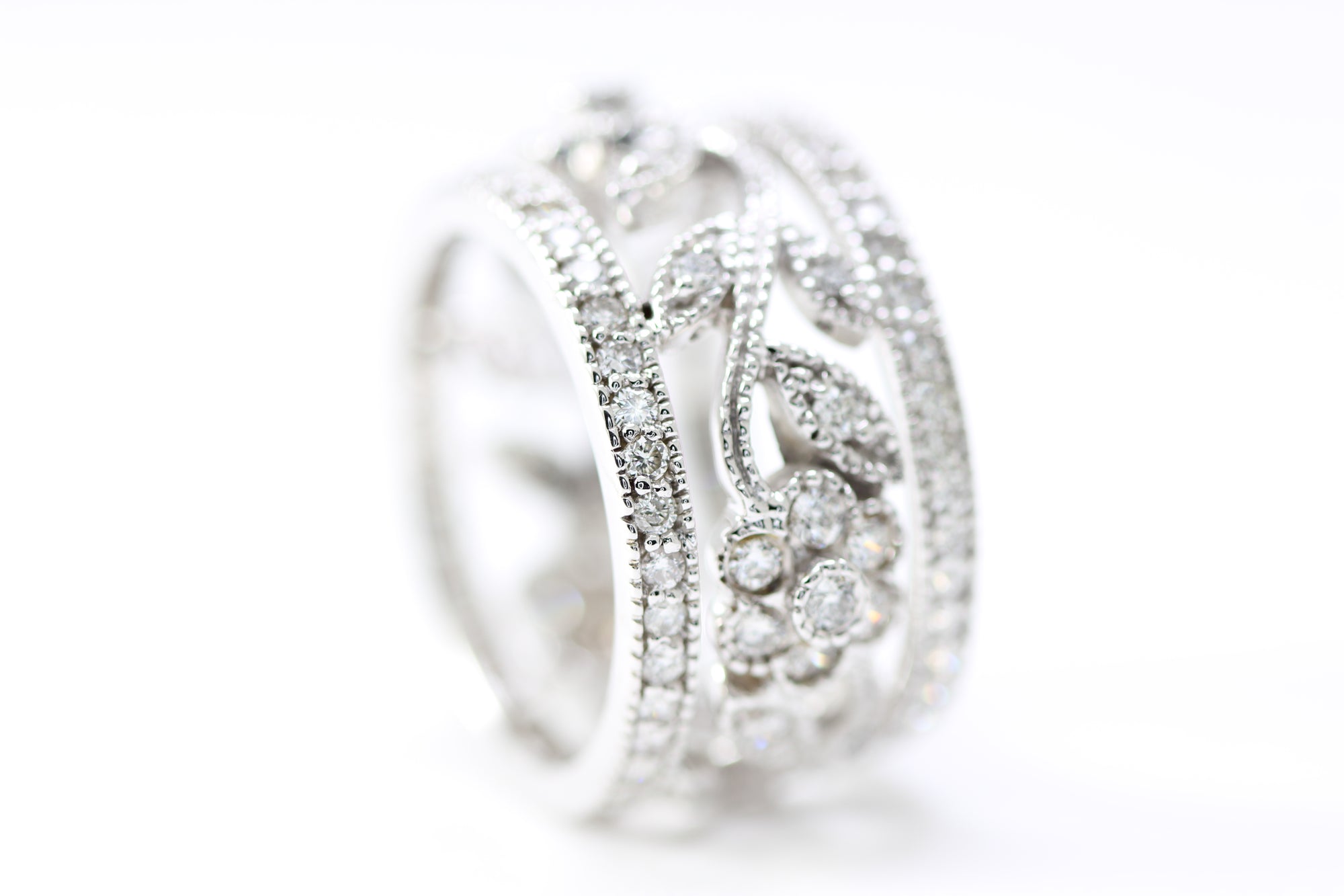 DIAMOND ANNIVERSARY ETERNITY FLOWER BAND 14K WHITE GOLD