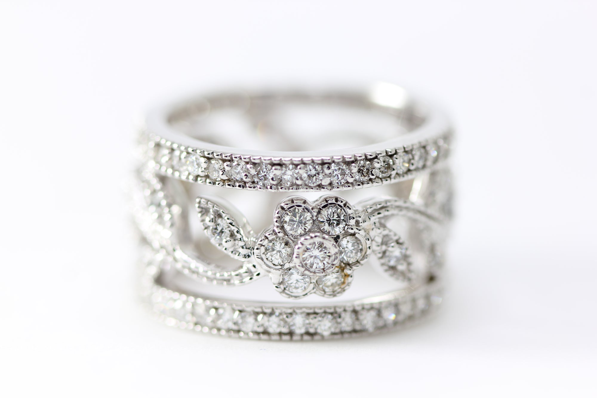 DIAMOND ANNIVERSARY ETERNITY FLOWER BAND 14K WHITE GOLD