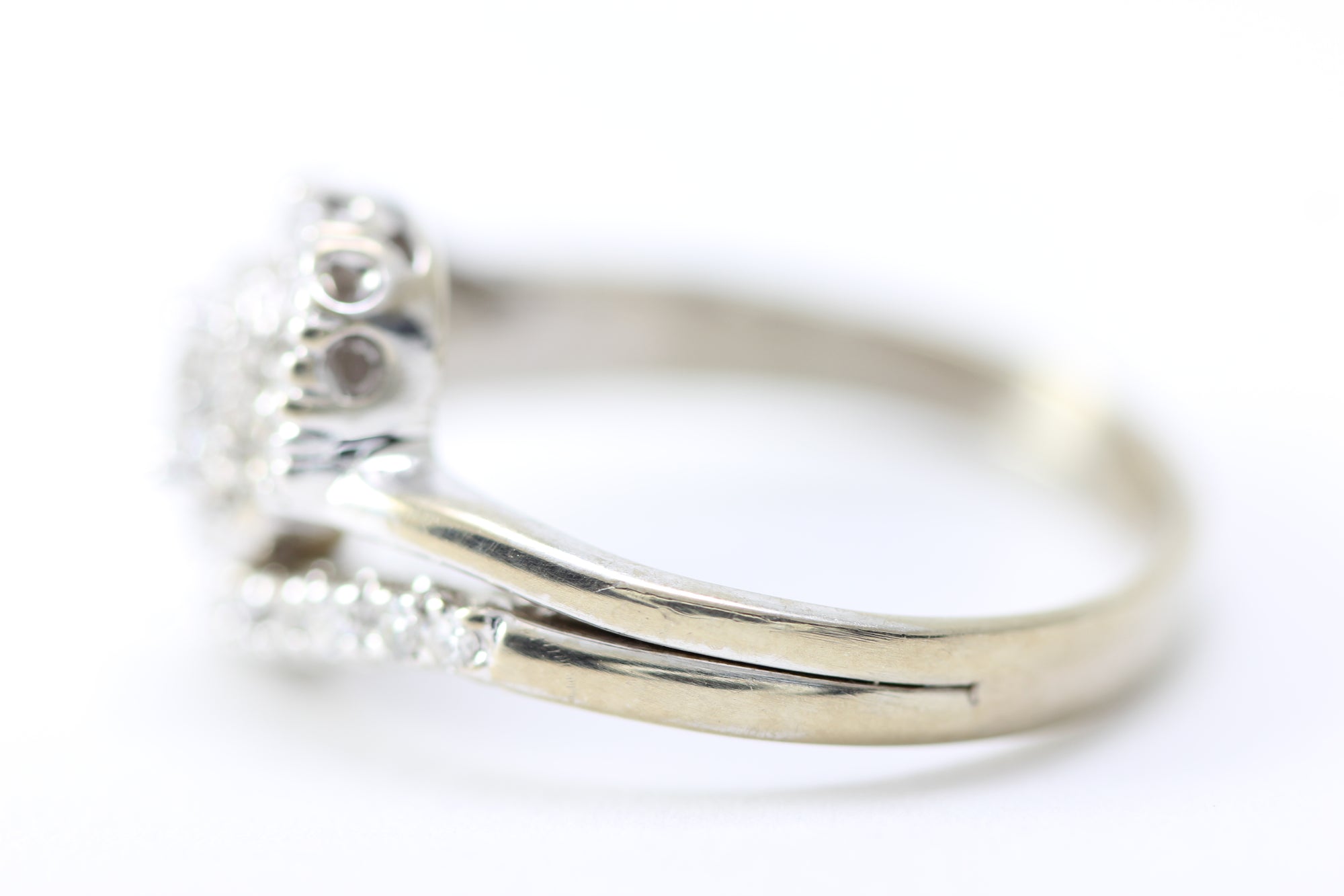 ANTIQUE 14k WHITE GOLD MODERN COCKTAIL DIAMOND RING