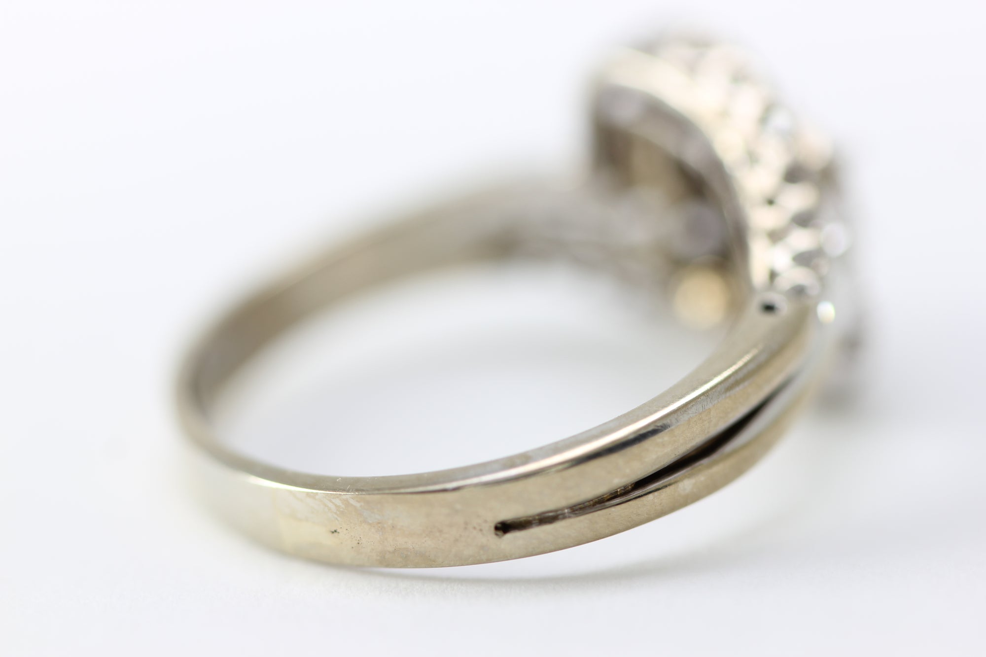 ANTIQUE 14k WHITE GOLD MODERN COCKTAIL DIAMOND RING