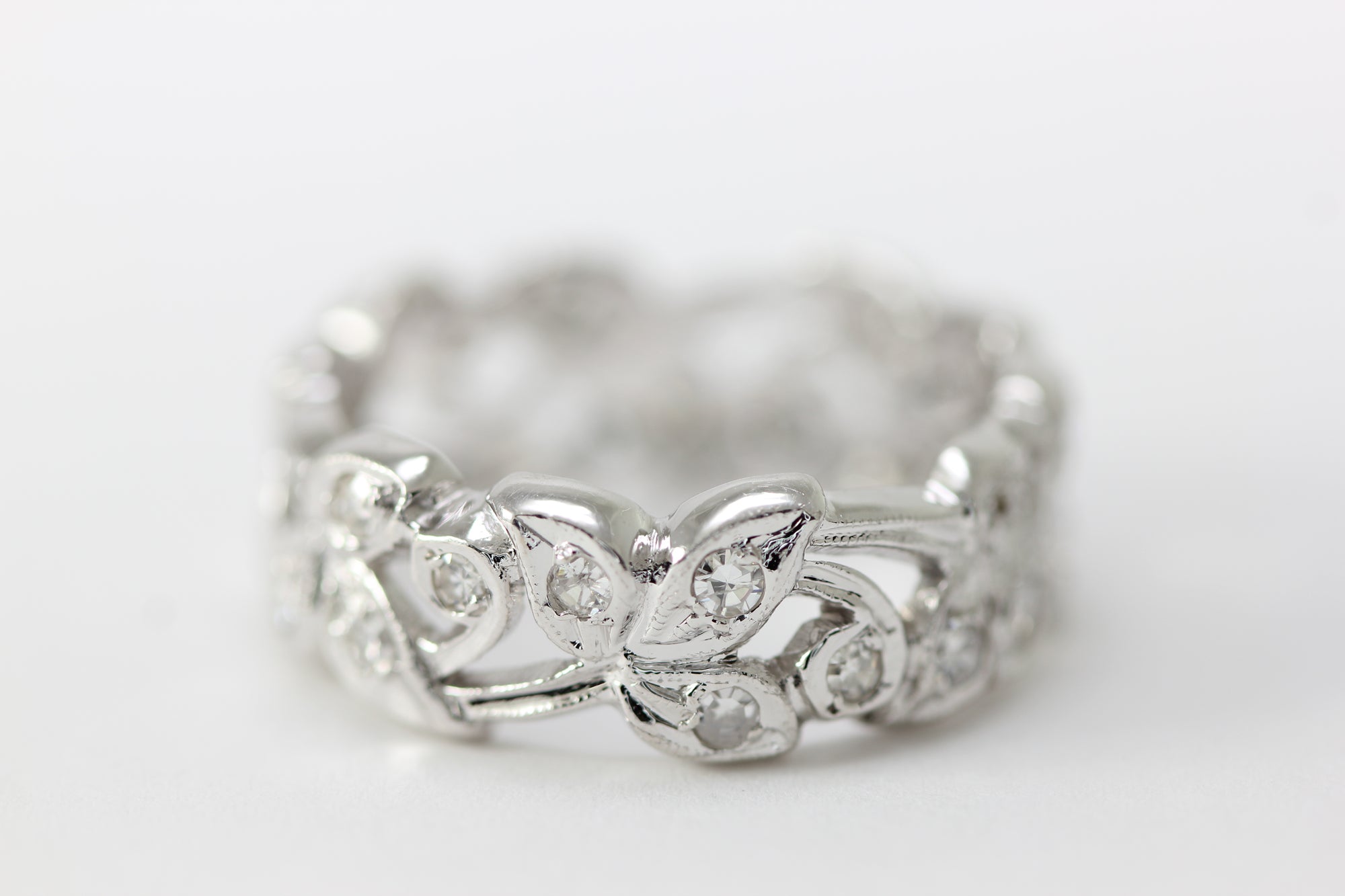 ANTIQUE ART DECO DIAMOND ANNIVERSARY ETERNITY BAND 14K WHITE GOLD EUROPEAN CUT 1930's