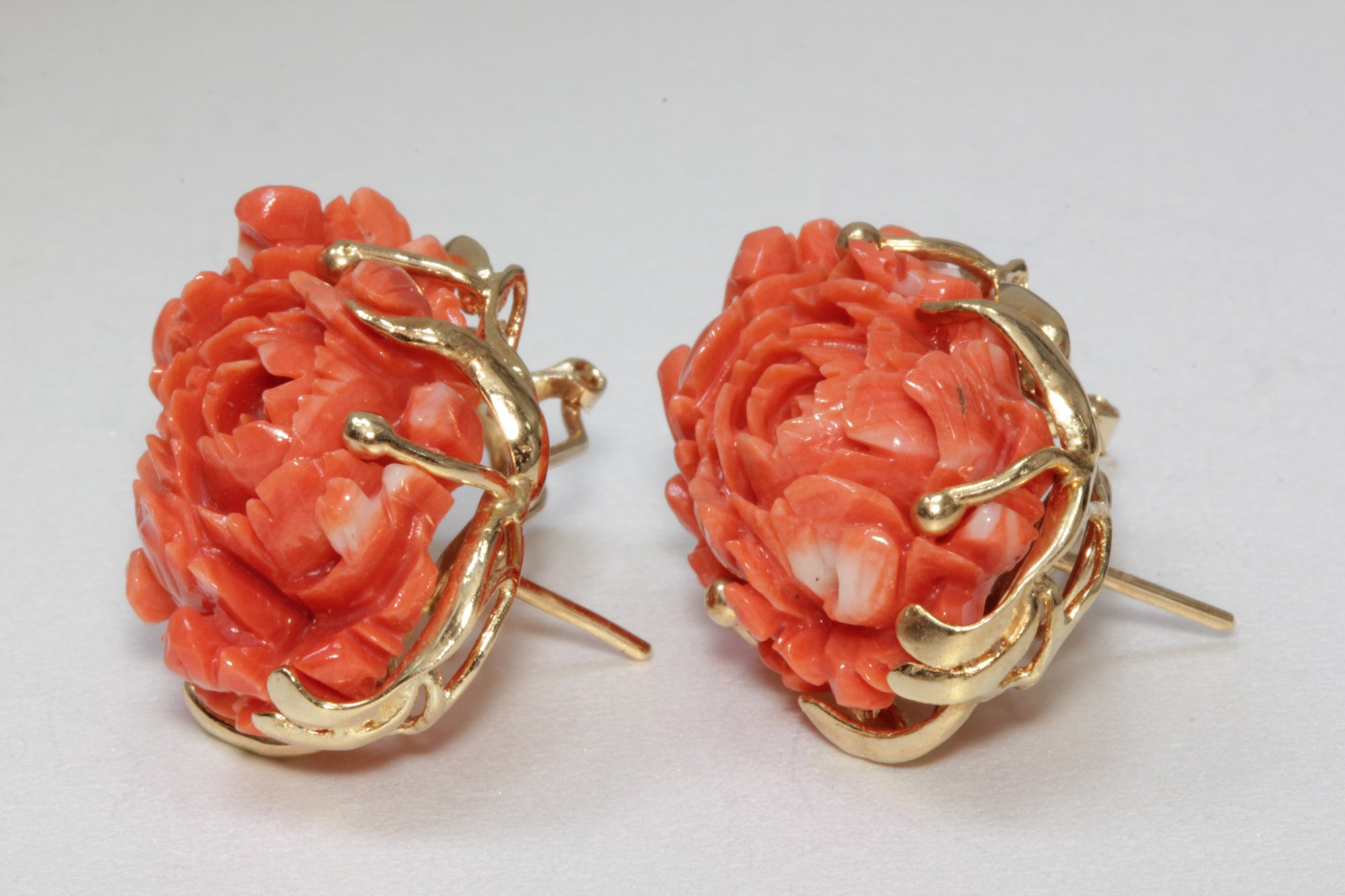 ANTIQUE 14K YELLOW GOLD CARVED PINK CORAL FLOWER LEAF CABOCHON EARRINGS