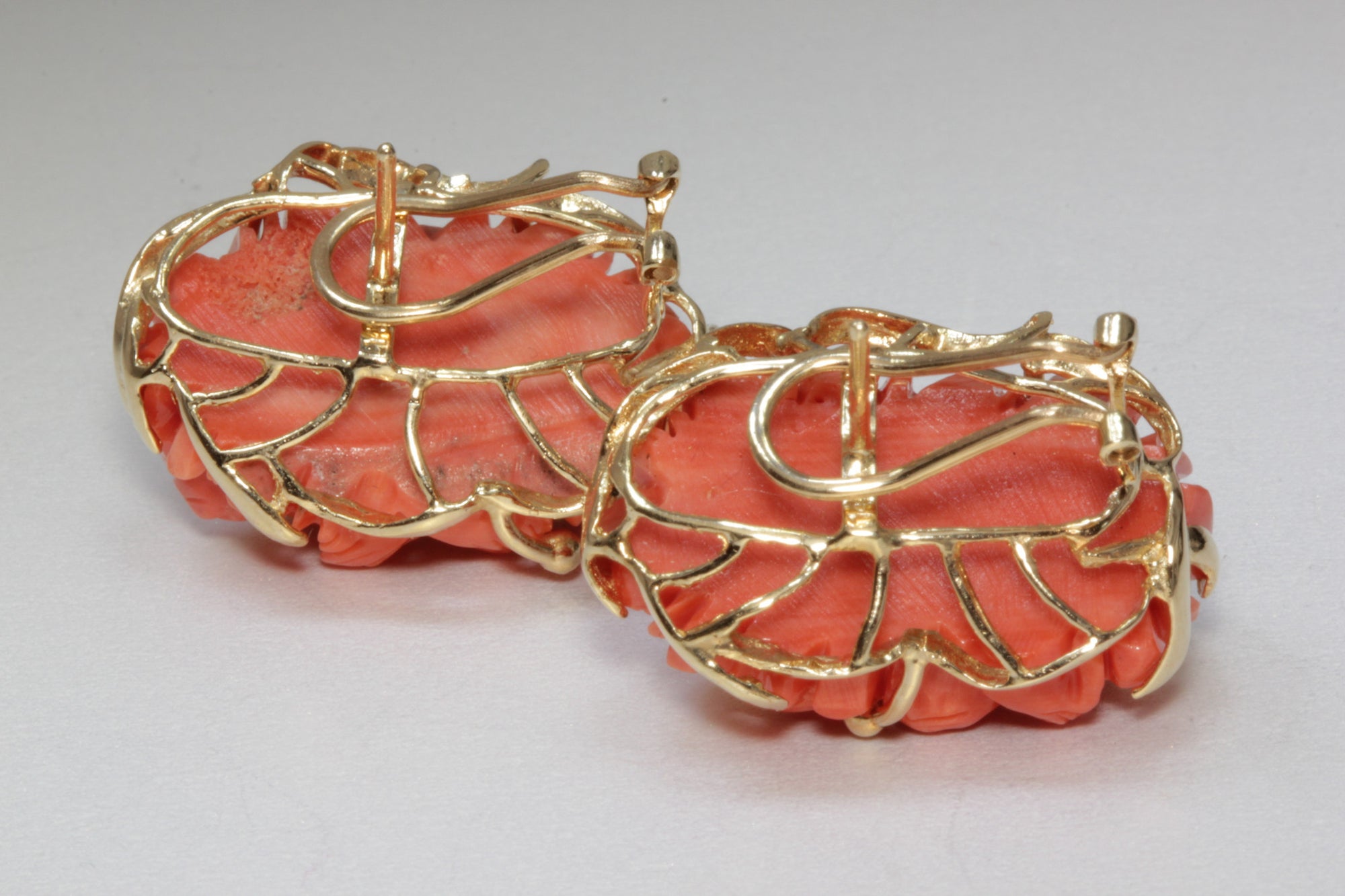 ANTIQUE 14K YELLOW GOLD CARVED PINK CORAL FLOWER LEAF CABOCHON EARRINGS