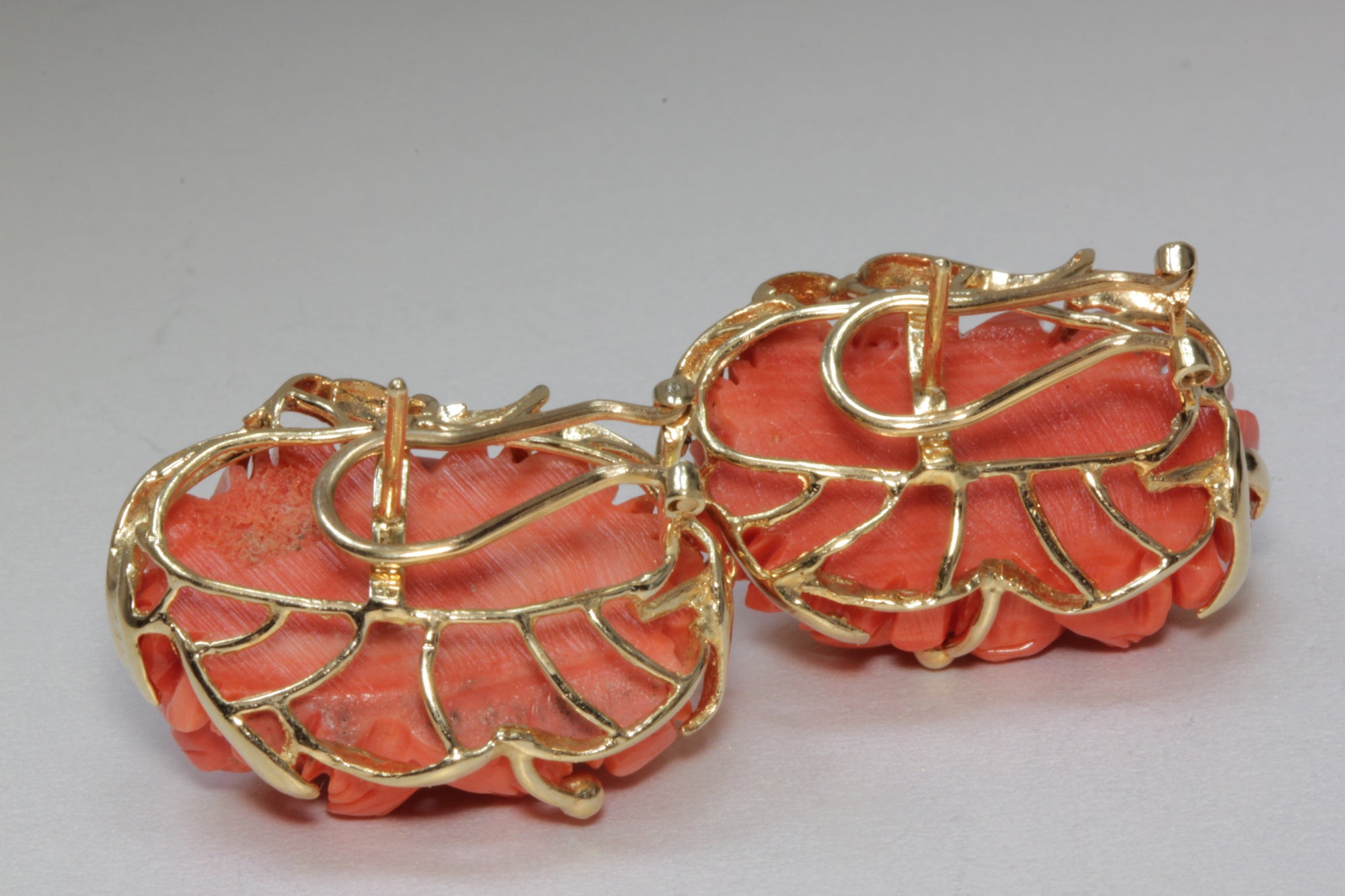 ANTIQUE 14K YELLOW GOLD CARVED PINK CORAL FLOWER LEAF CABOCHON EARRINGS
