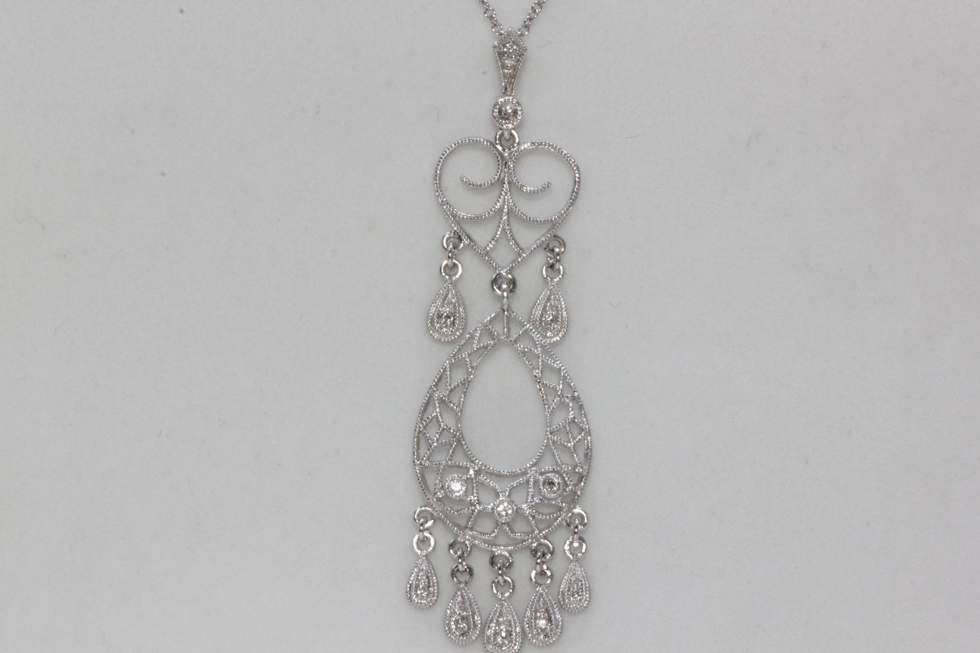 ANTIQUE 14K WHITE GOLD DIAMOND PENDANT FILIGREE CHANDLER 14K WHITE GOLD CHAIN
