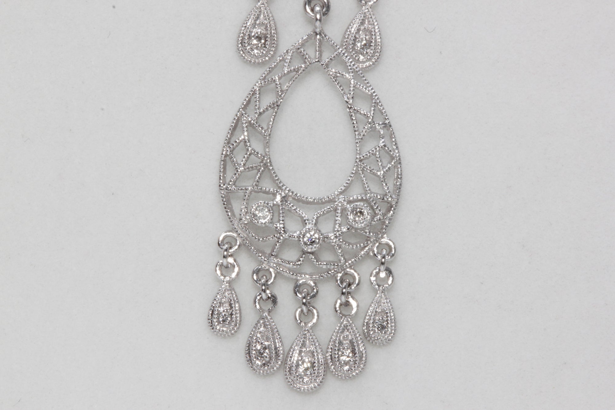 ANTIQUE 14K WHITE GOLD DIAMOND PENDANT FILIGREE CHANDLER 14K WHITE GOLD CHAIN