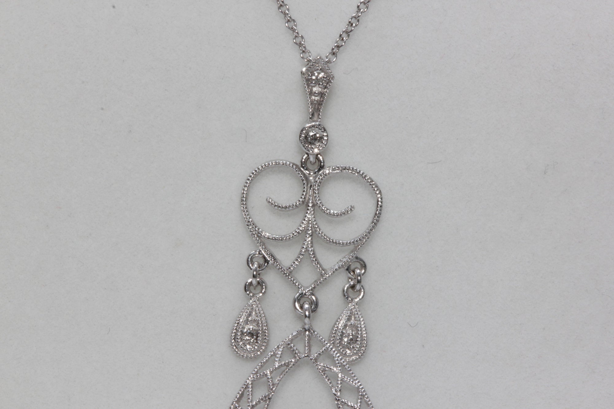 ANTIQUE 14K WHITE GOLD DIAMOND PENDANT FILIGREE CHANDLER 14K WHITE GOLD CHAIN