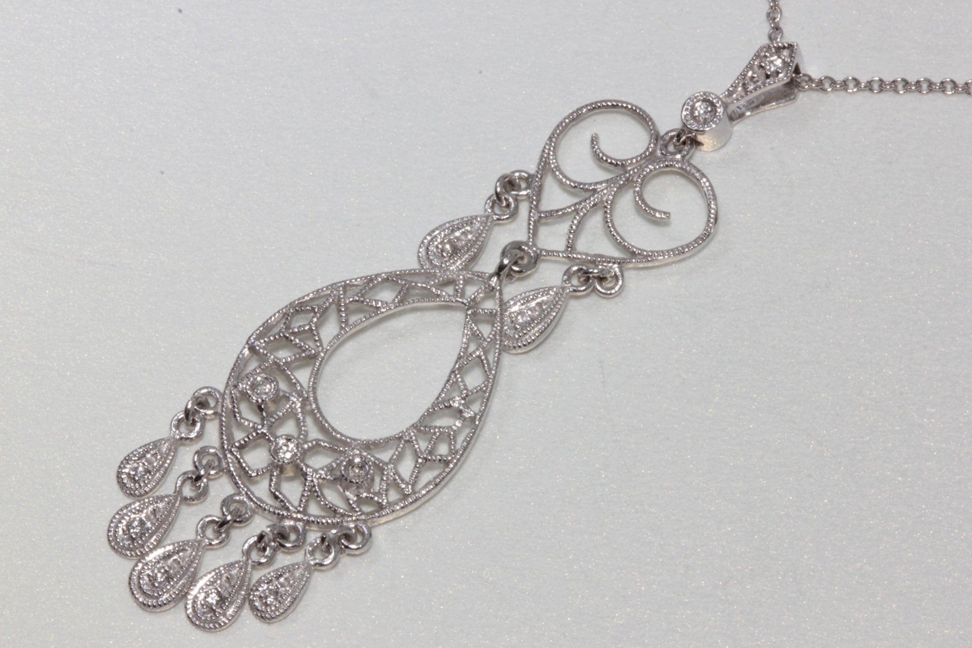 ANTIQUE 14K WHITE GOLD DIAMOND PENDANT FILIGREE CHANDLER 14K WHITE GOLD CHAIN
