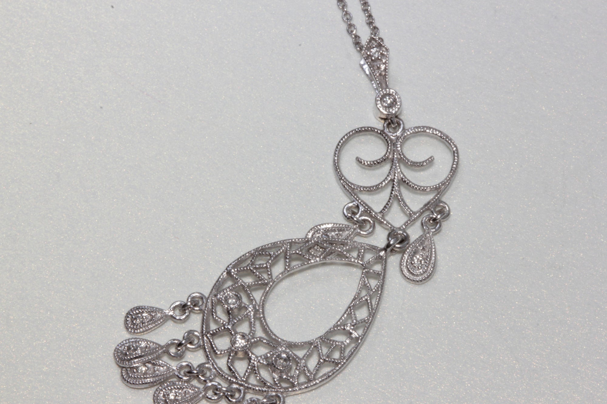 ANTIQUE 14K WHITE GOLD DIAMOND PENDANT FILIGREE CHANDLER 14K WHITE GOLD CHAIN