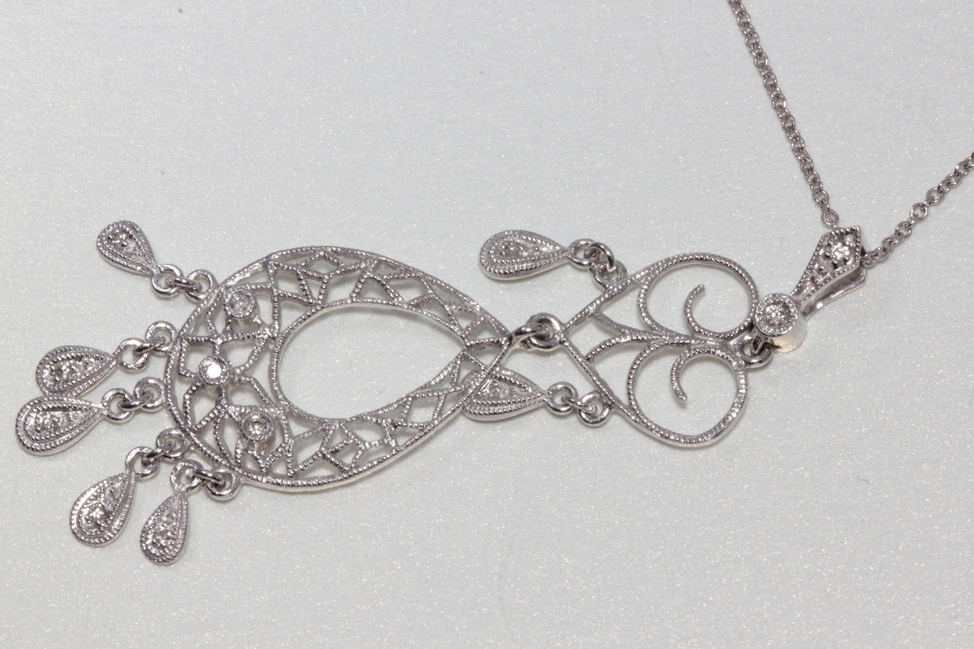ANTIQUE 14K WHITE GOLD DIAMOND PENDANT FILIGREE CHANDLER 14K WHITE GOLD CHAIN