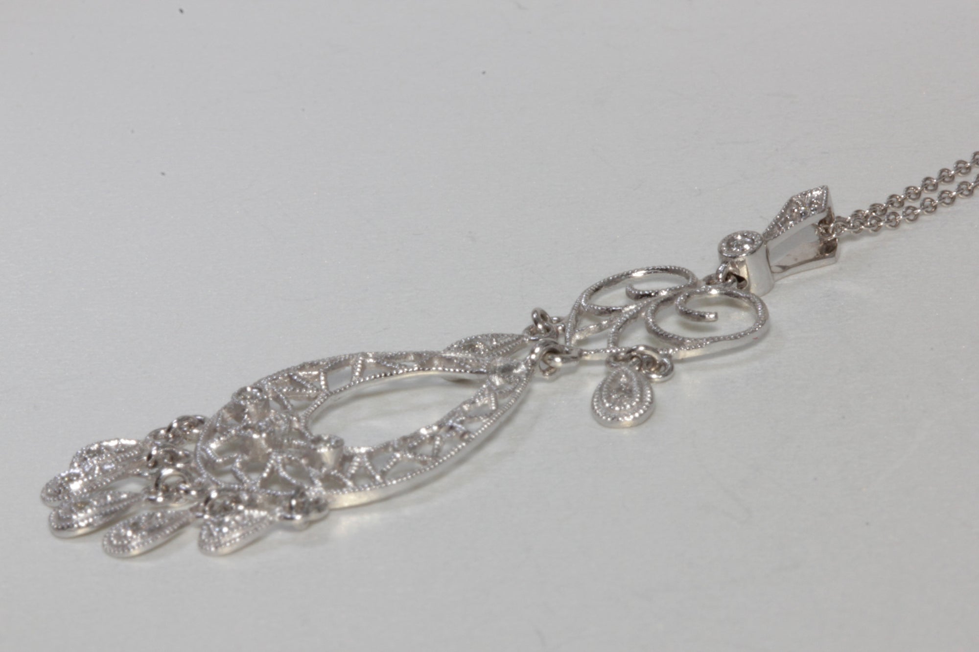 ANTIQUE 14K WHITE GOLD DIAMOND PENDANT FILIGREE CHANDLER 14K WHITE GOLD CHAIN