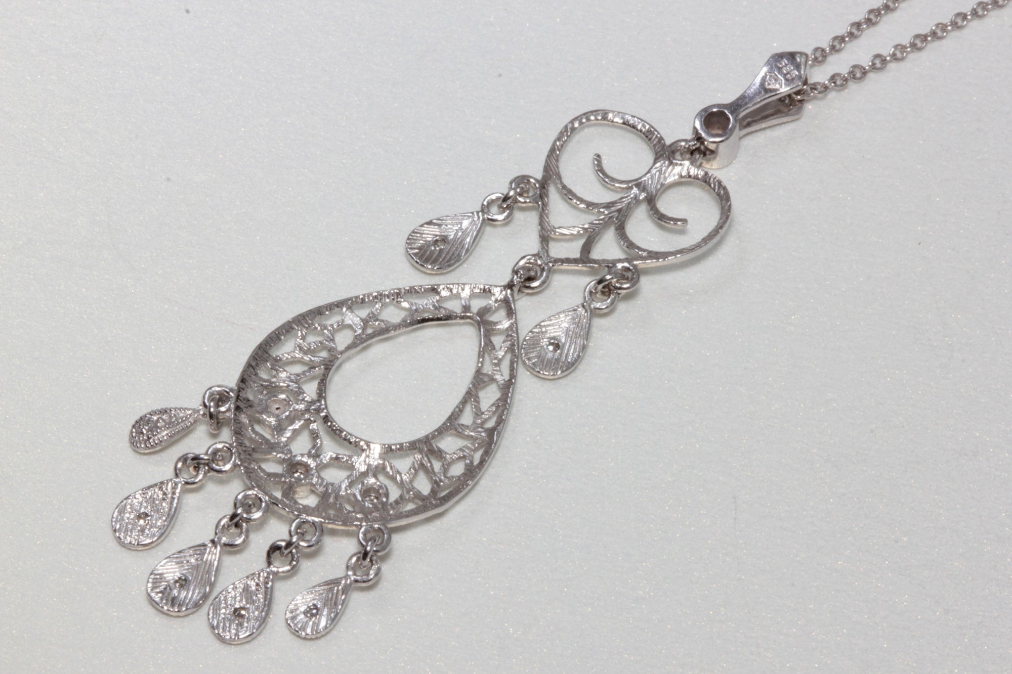 ANTIQUE 14K WHITE GOLD DIAMOND PENDANT FILIGREE CHANDLER 14K WHITE GOLD CHAIN
