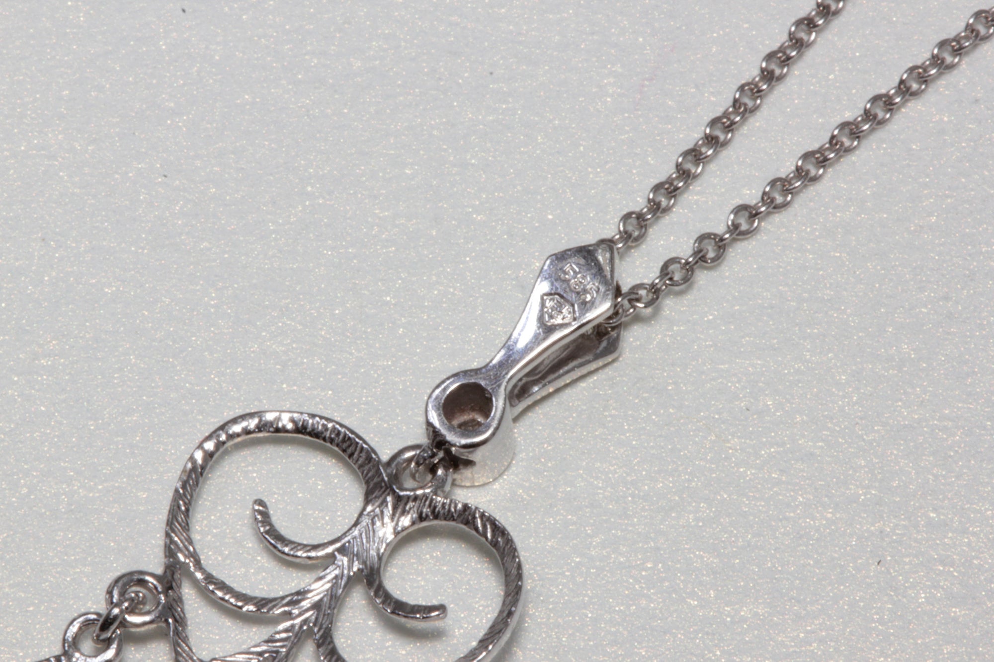ANTIQUE 14K WHITE GOLD DIAMOND PENDANT FILIGREE CHANDLER 14K WHITE GOLD CHAIN
