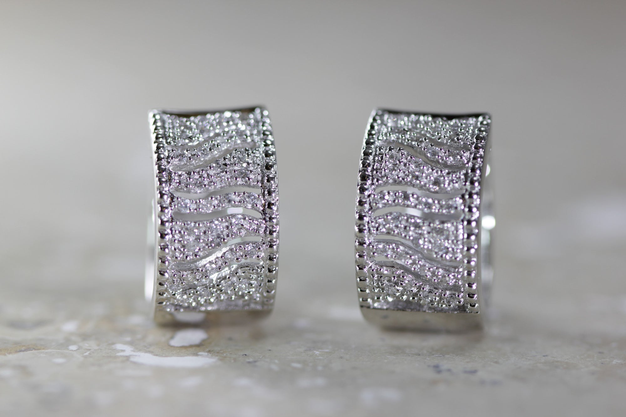 14k WHITE GOLD WIDE HUGGIE HOOPS EARRINGS DIAMONDS MICRO PAVE SETTING .65 CTW