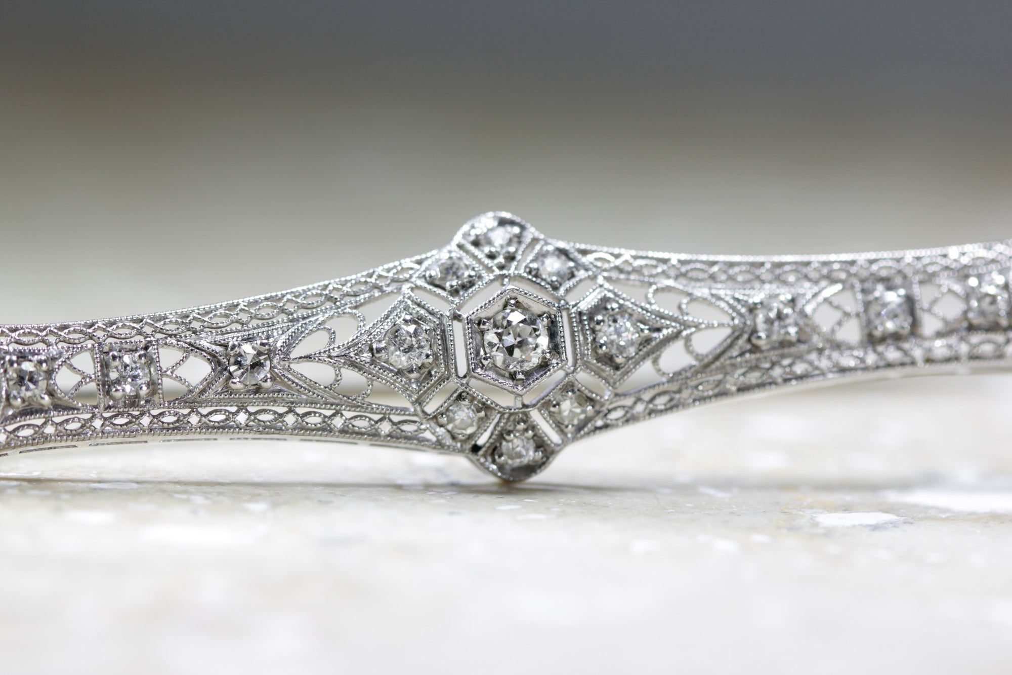 1930s ANTIQUE ART DECO FILIGREE 14K WHITE GOLD LADIES DIAMOND PIN BROOCH