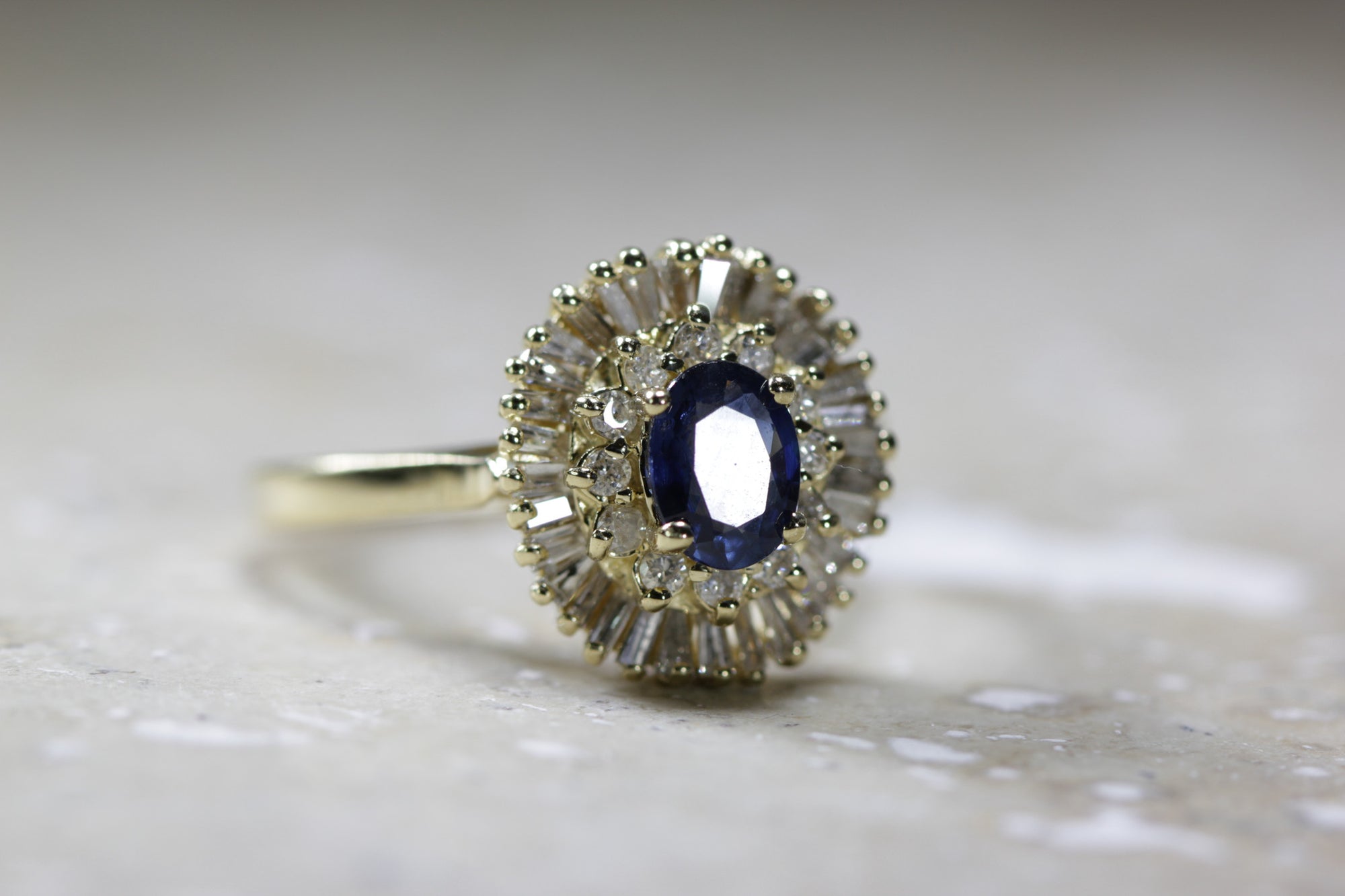 ESTATE VINTAGE DIAMOND OVAL SAPPHIRE RING BALLERINA SETTING 14K Y GOLD LADIES