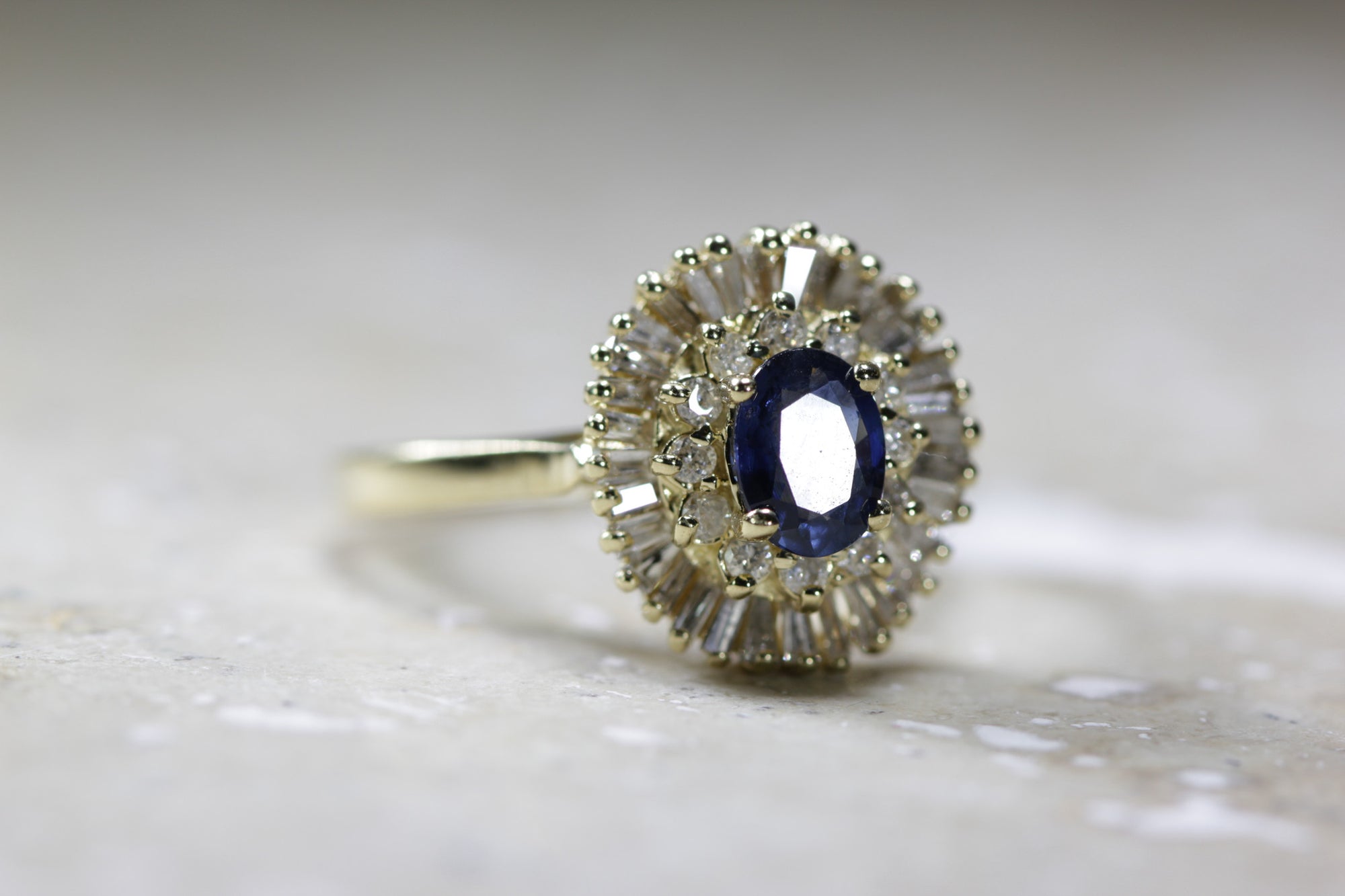 ESTATE VINTAGE DIAMOND OVAL SAPPHIRE RING BALLERINA SETTING 14K Y GOLD LADIES