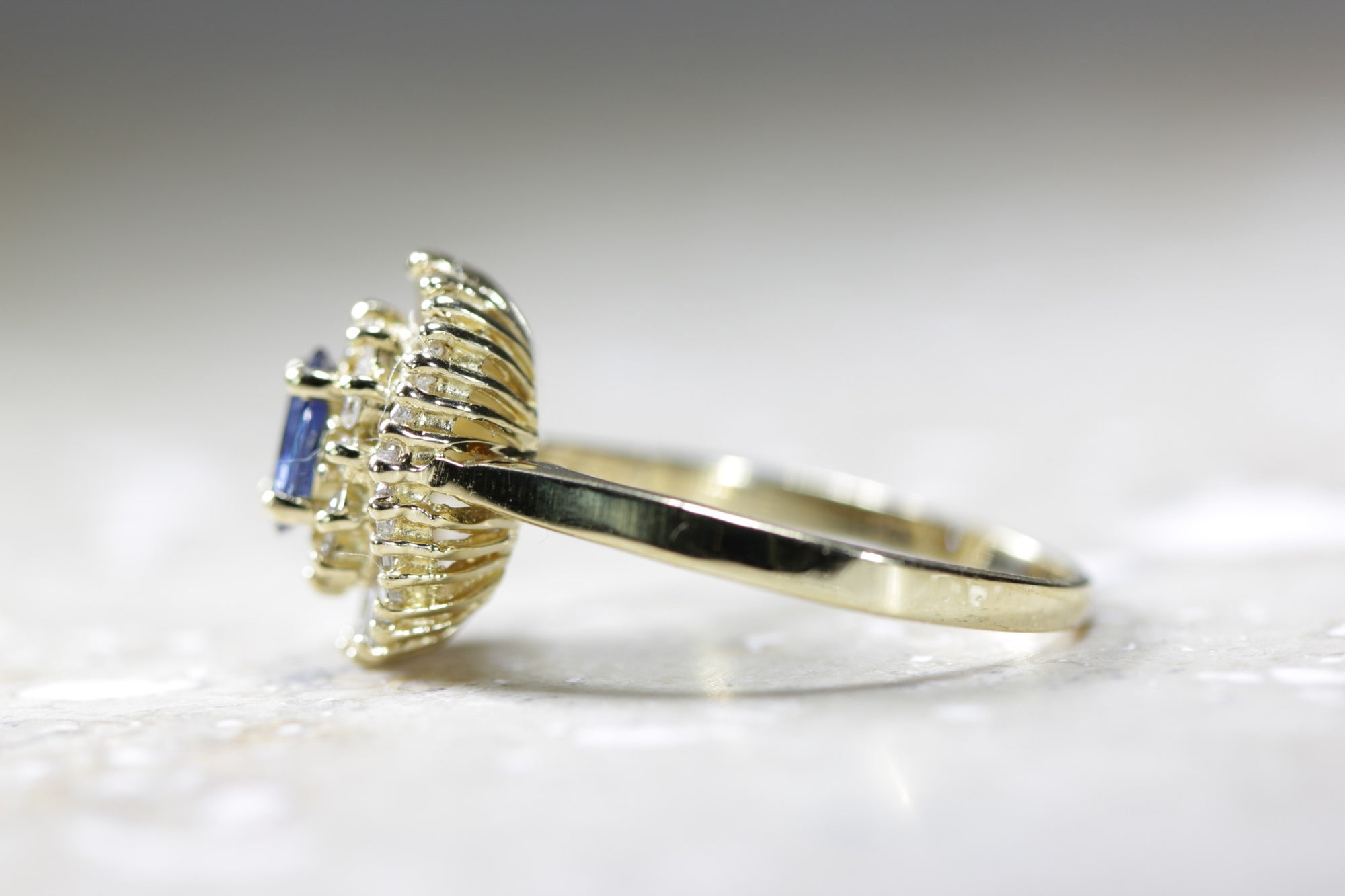 ESTATE VINTAGE DIAMOND OVAL SAPPHIRE RING BALLERINA SETTING 14K Y GOLD LADIES