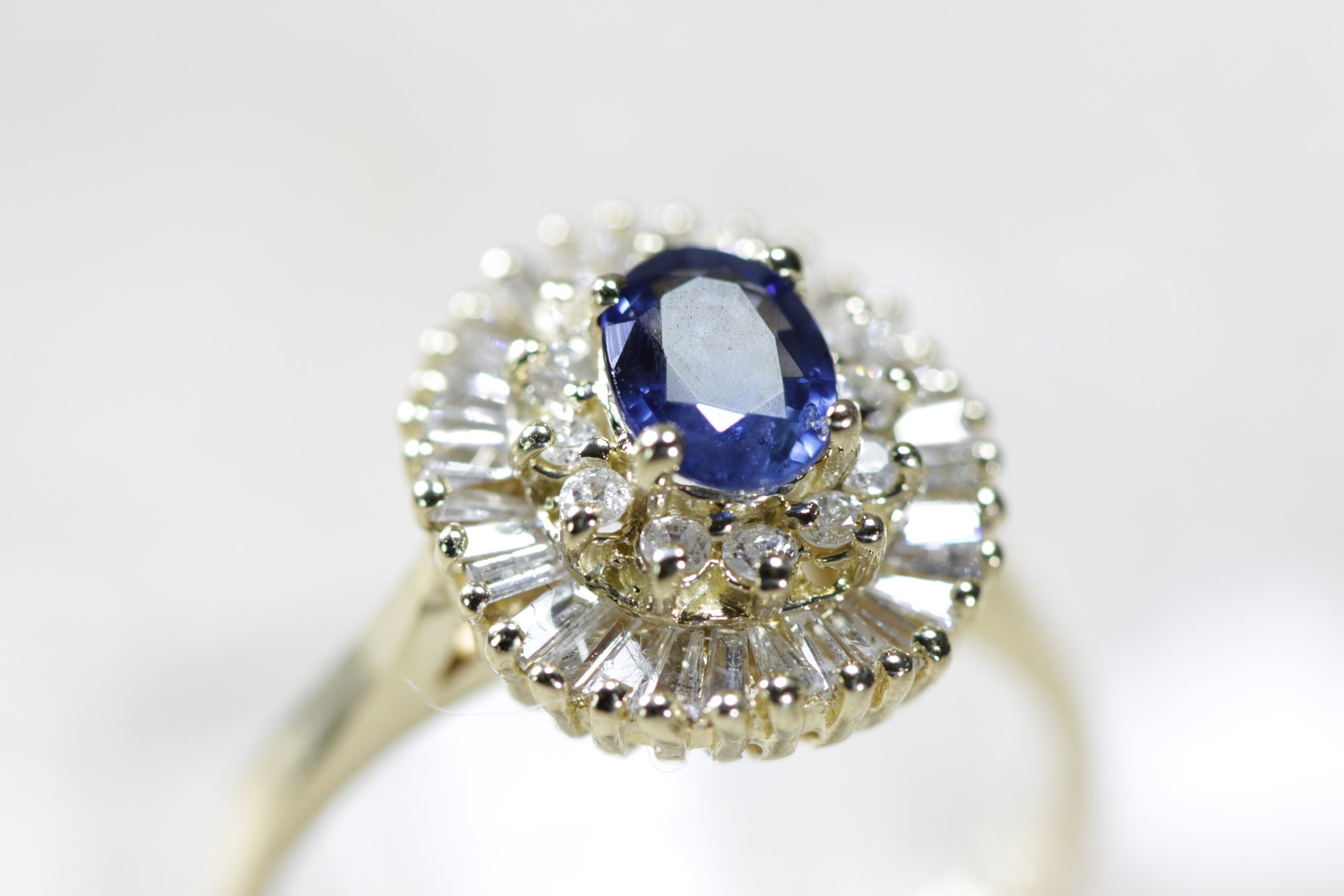 ESTATE VINTAGE DIAMOND OVAL SAPPHIRE RING BALLERINA SETTING 14K Y GOLD LADIES