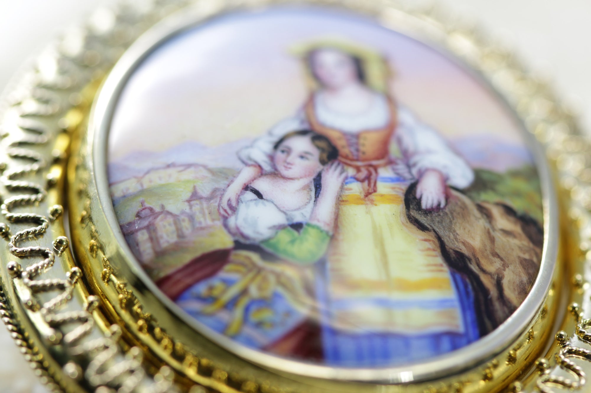 ANTIQUE PAINTED PORCELAIN 14K GOLD PIN BROOCH PICTURE FRAME 1520 CIRCA