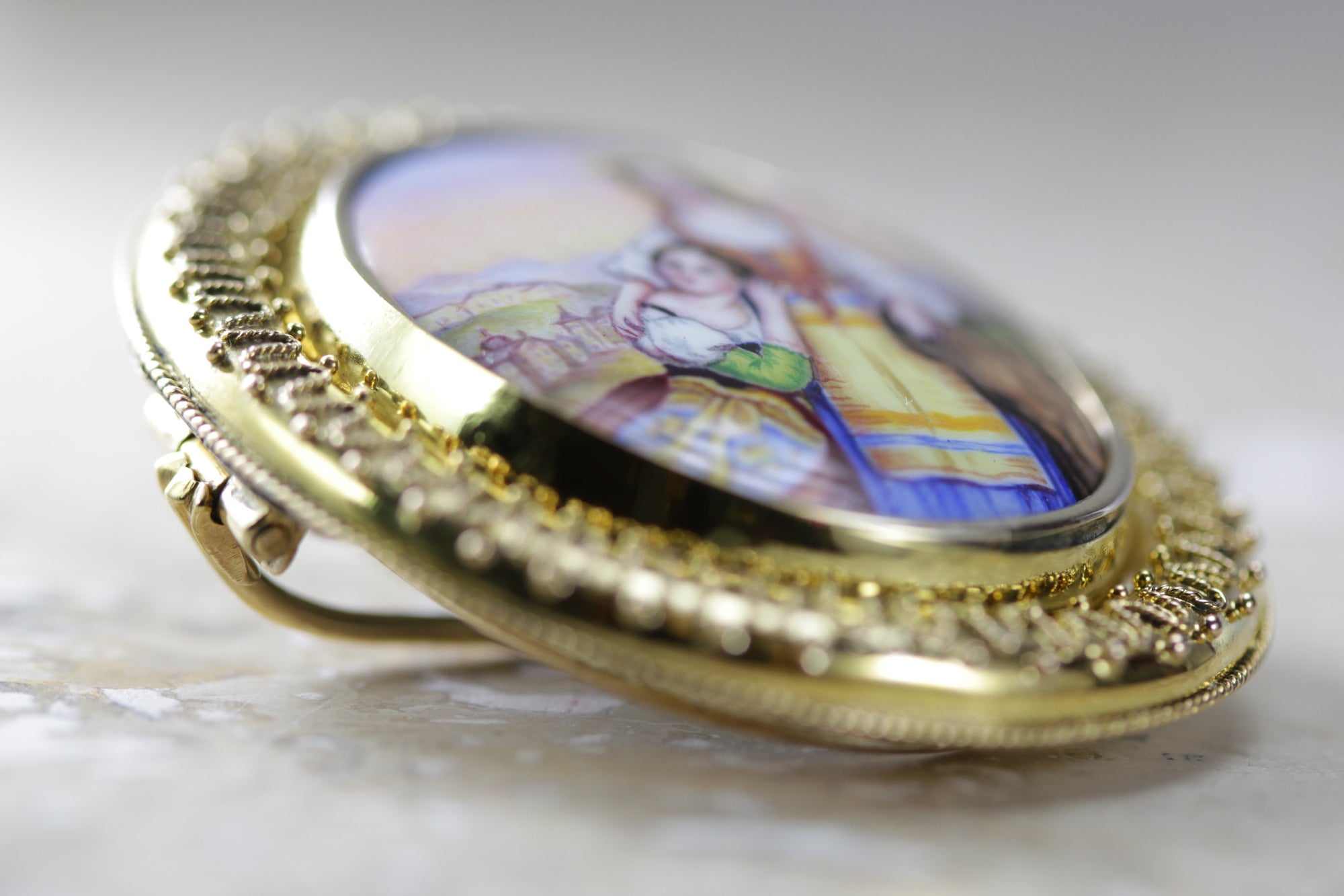 ANTIQUE PAINTED PORCELAIN 14K GOLD PIN BROOCH PICTURE FRAME 1520 CIRCA