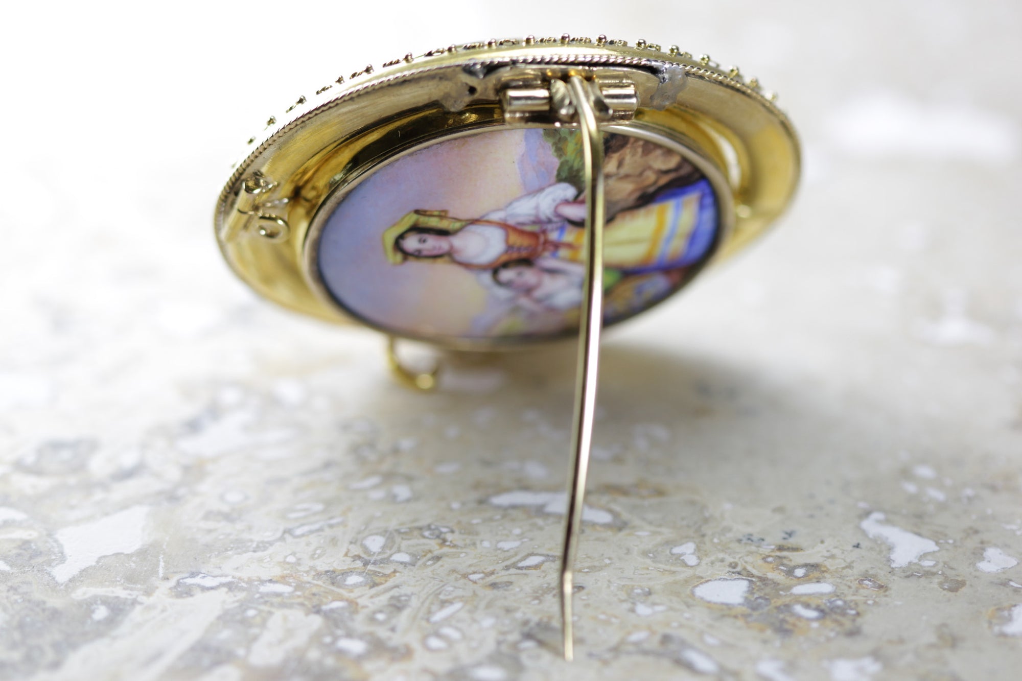 ANTIQUE PAINTED PORCELAIN 14K GOLD PIN BROOCH PICTURE FRAME 1520 CIRCA