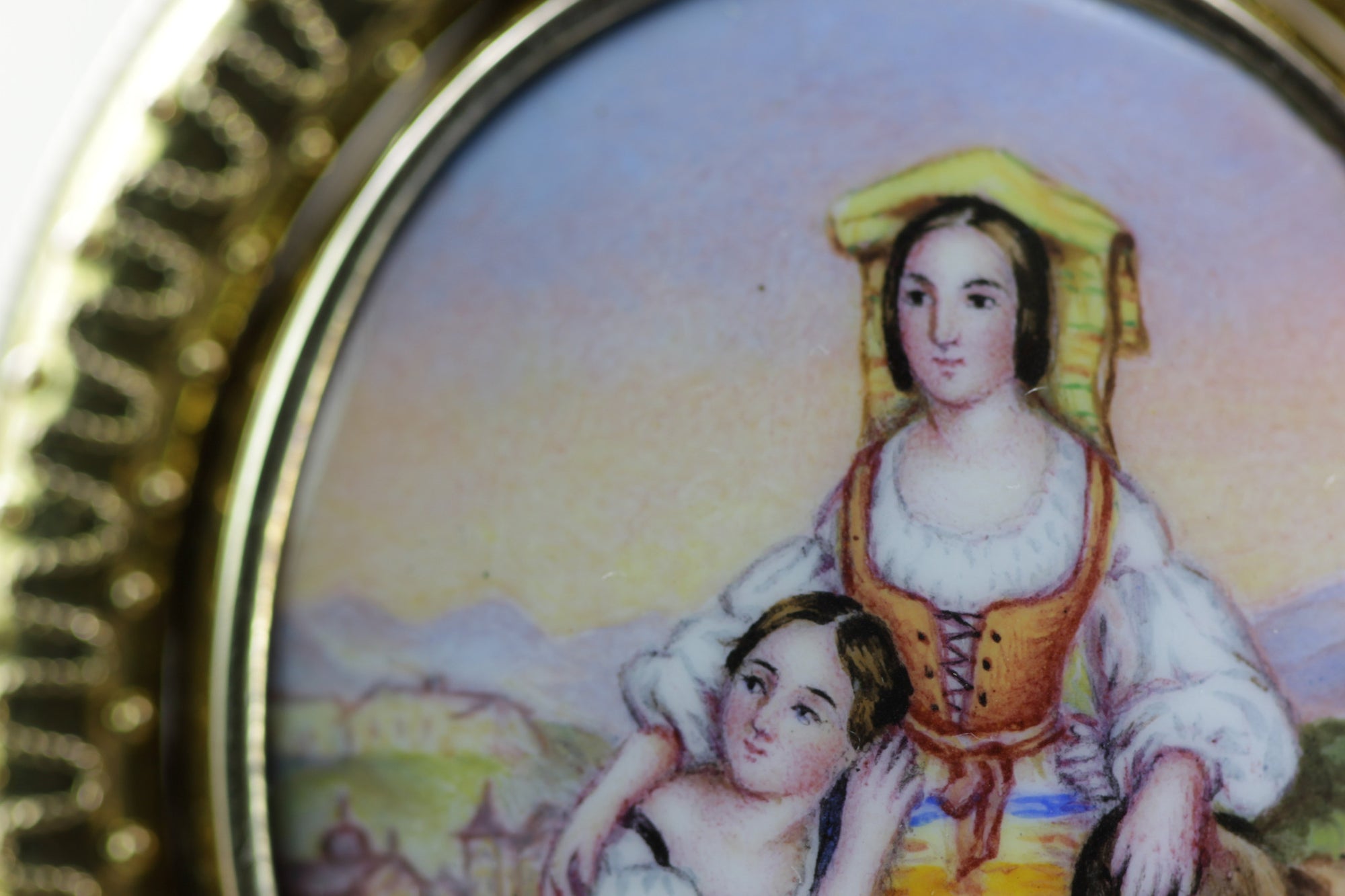 ANTIQUE PAINTED PORCELAIN 14K GOLD PIN BROOCH PICTURE FRAME 1520 CIRCA