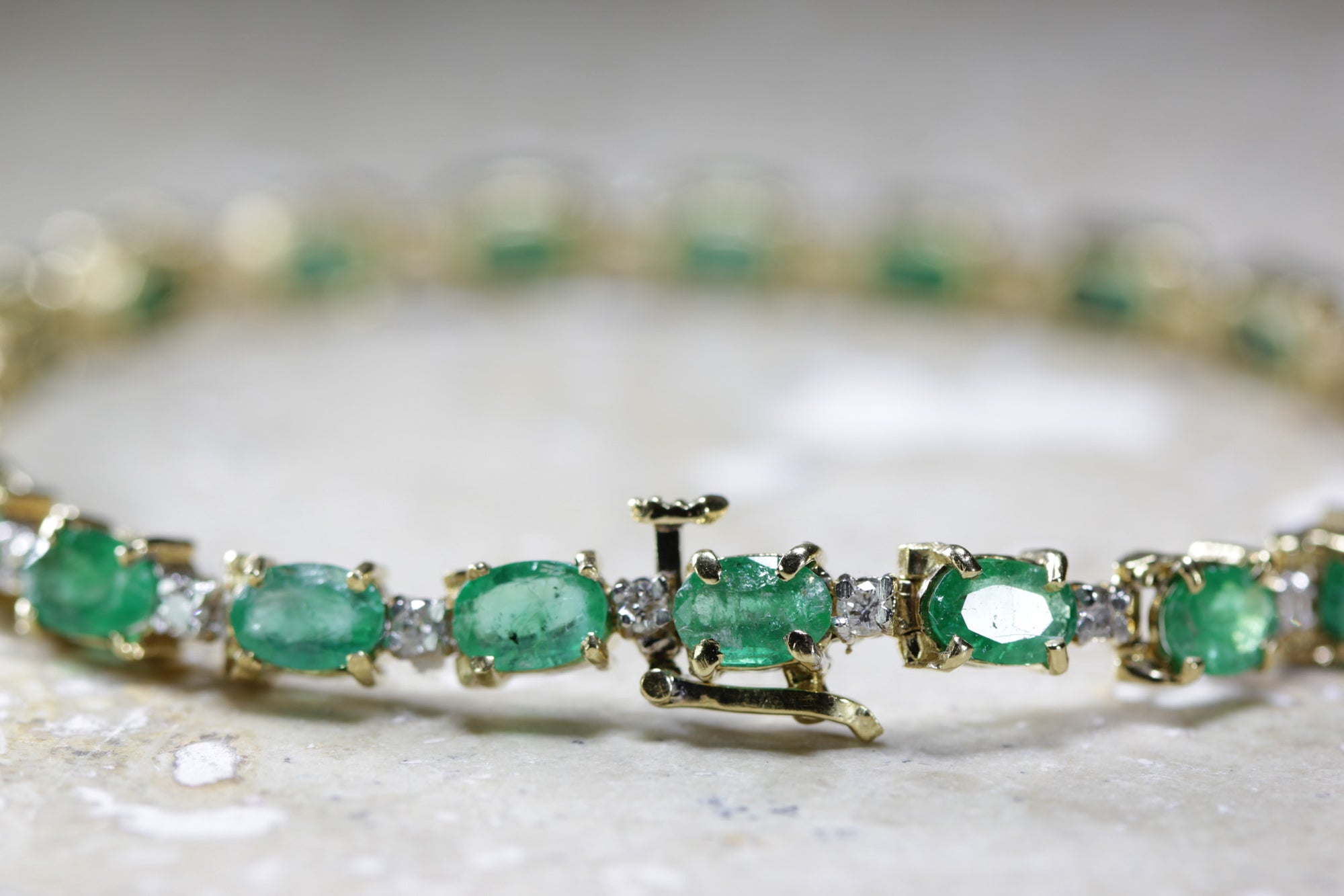 MODERN DIAMOND & OVAL CUT EMERALD TENNIS BRACELET 14K YELLOW GOLD LADIES 12.50C