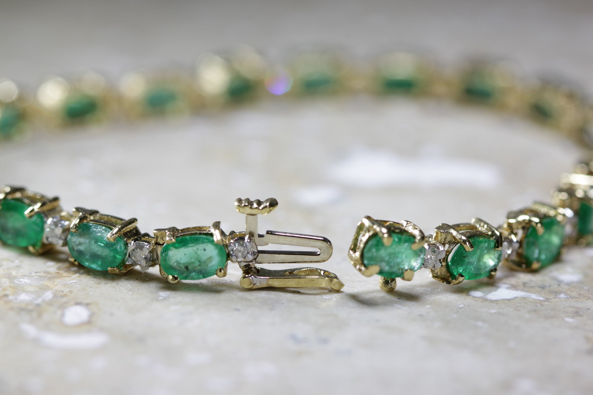 MODERN DIAMOND & OVAL CUT EMERALD TENNIS BRACELET 14K YELLOW GOLD LADIES 12.50C