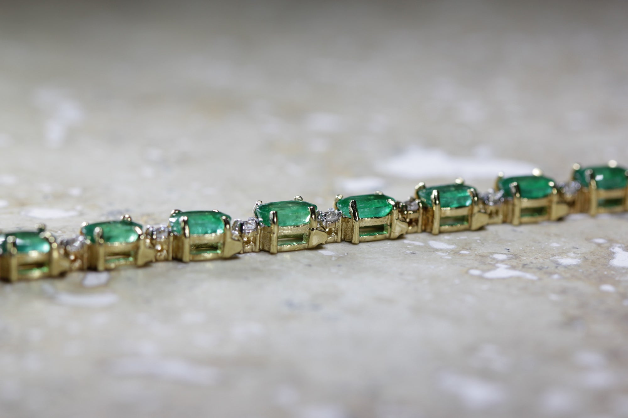 MODERN DIAMOND & OVAL CUT EMERALD TENNIS BRACELET 14K YELLOW GOLD LADIES 12.50C