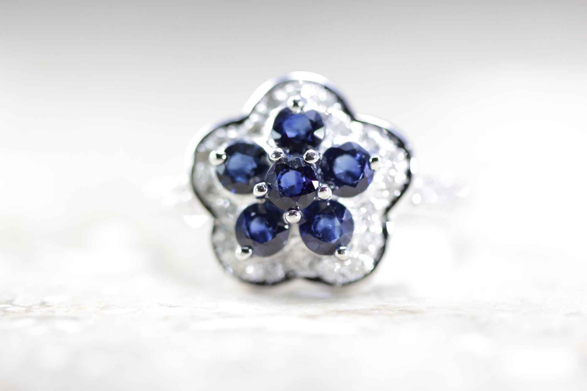 WHITE GOLD SAPPHIRE CLUSTER FLOWER SETTING & DIAMOND RING 1.16CT 14k