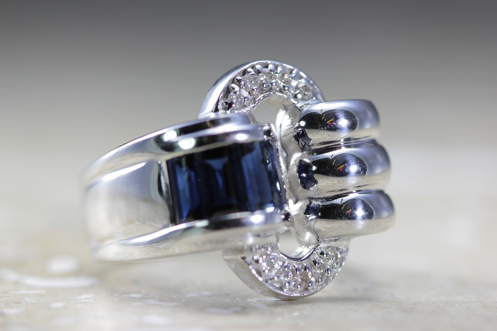 MODERN 14K WHITE GOLD SAPPHIRE CHANNEL PAVE SETTING & DIAMOND RING 1.40 CTW