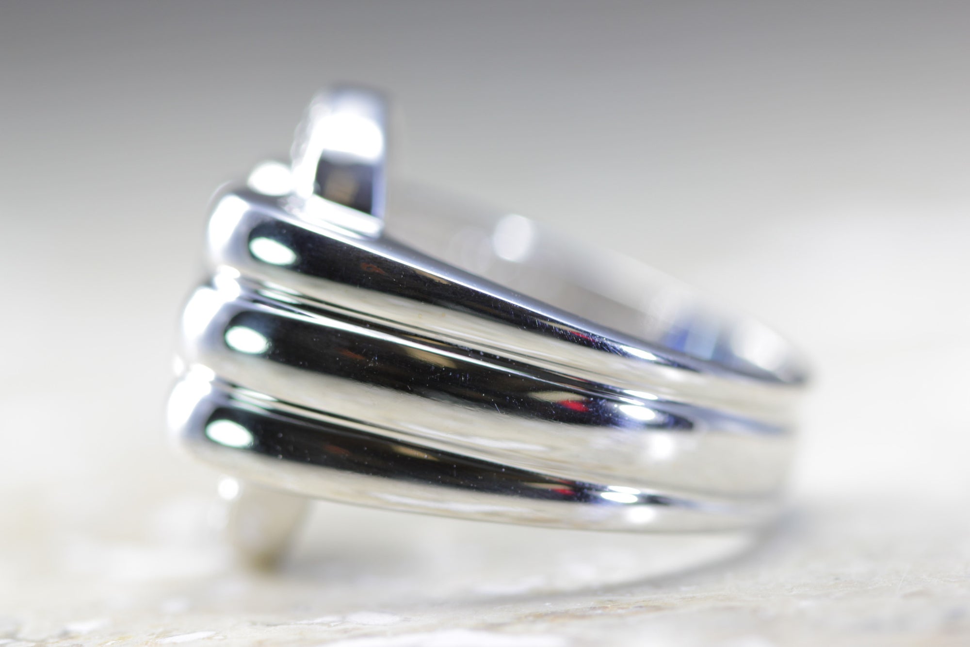 MODERN 14K WHITE GOLD SAPPHIRE CHANNEL PAVE SETTING & DIAMOND RING 1.40 CTW