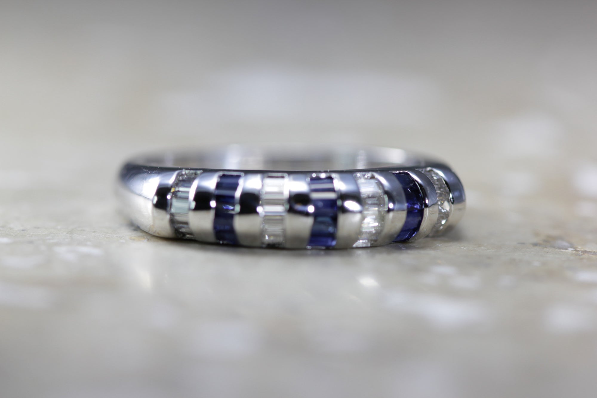 MODERN 14k WHITE GOLD BAGUETTE SAPPHIRE & DIAMOND SOLID BAND RING 1.65 CTW