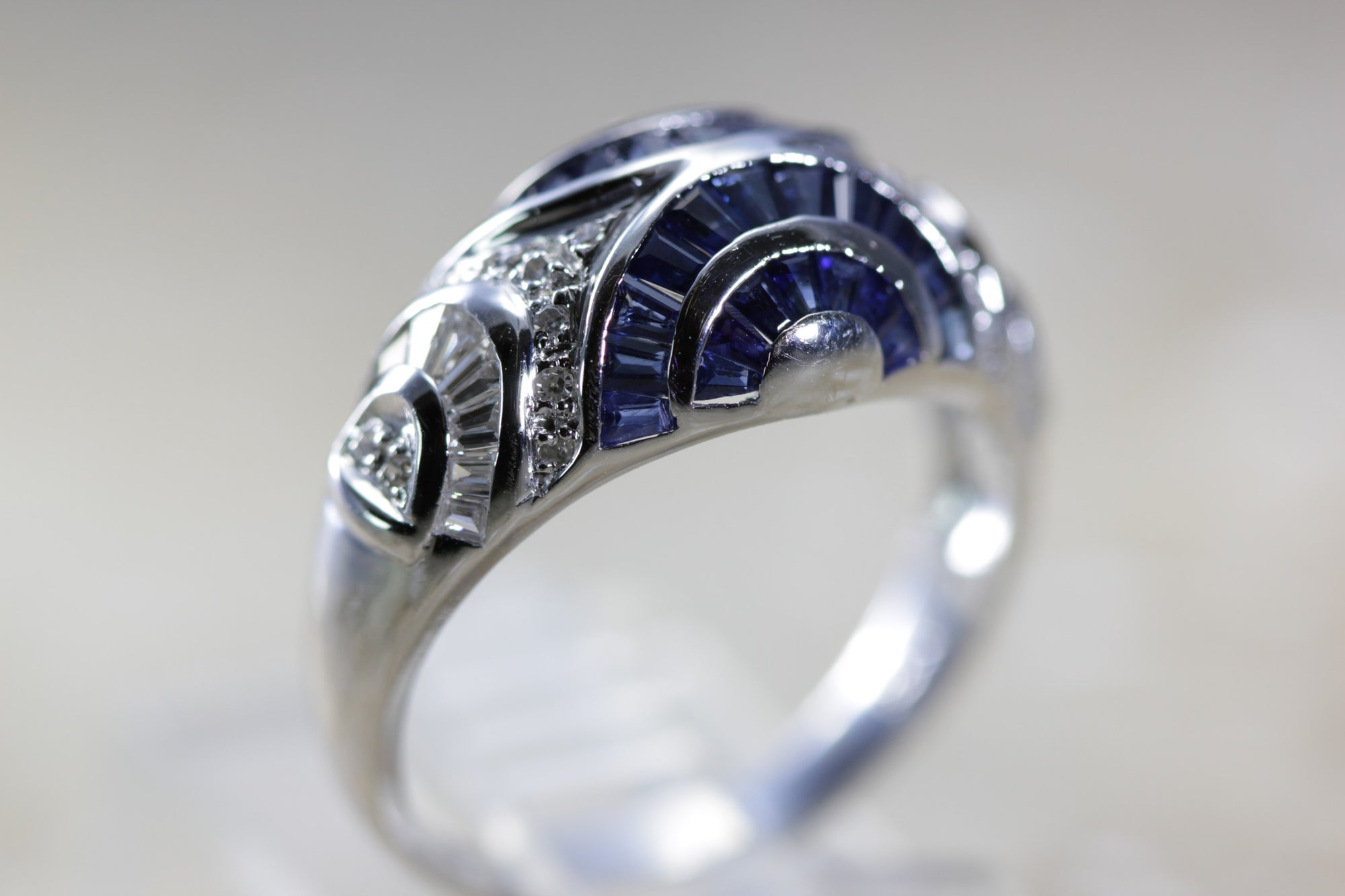 MODERN 14k WHITE GOLD BAGUETTE SAPPHIRE & DIAMOND HALF CIRCLE PAVE RING 1.35 CTW