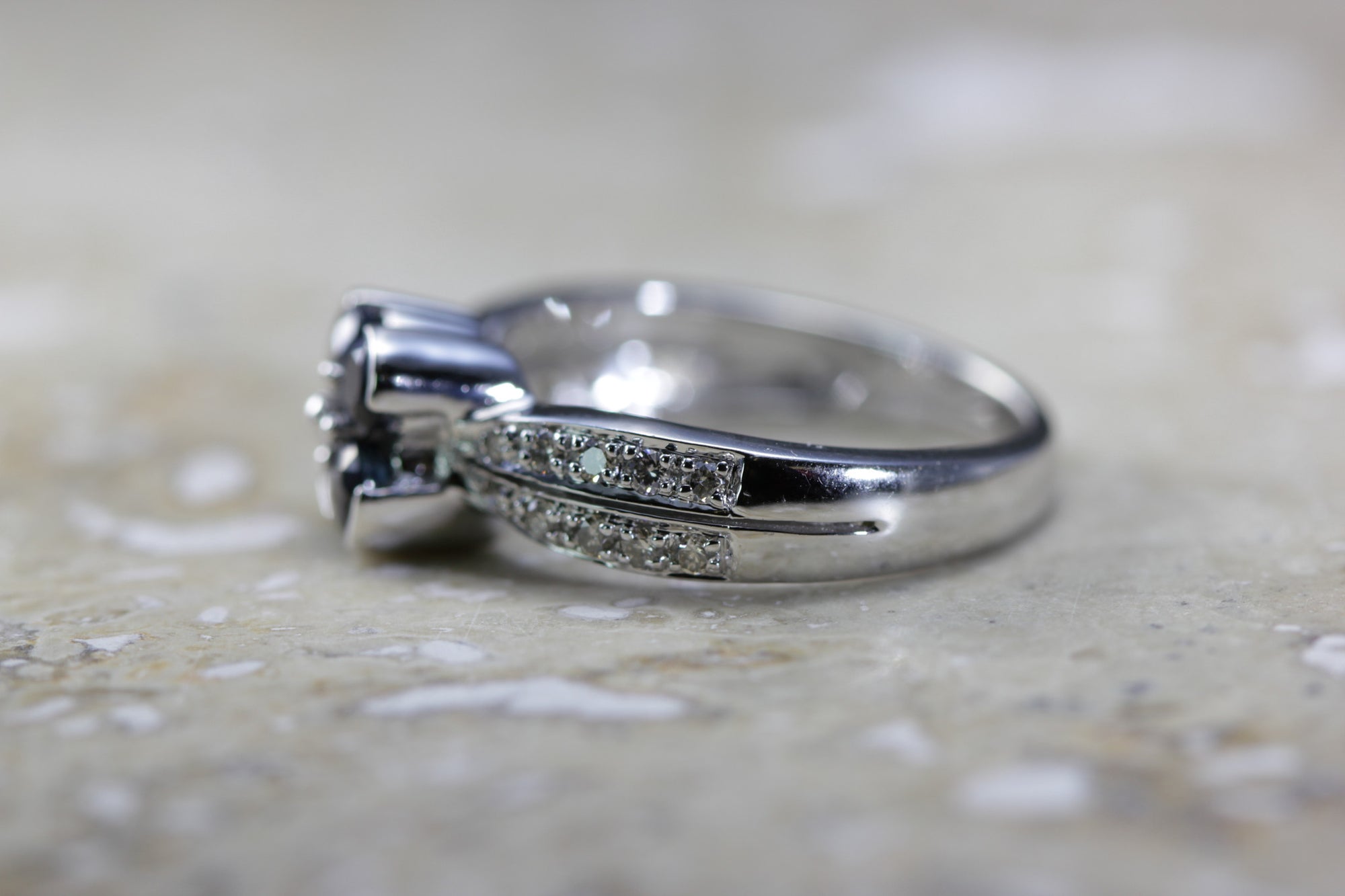 14k WHITE GOLD FOUR STONE ROUND SAPPHIRE & DIAMOND RING PAVE SET .80 CTW