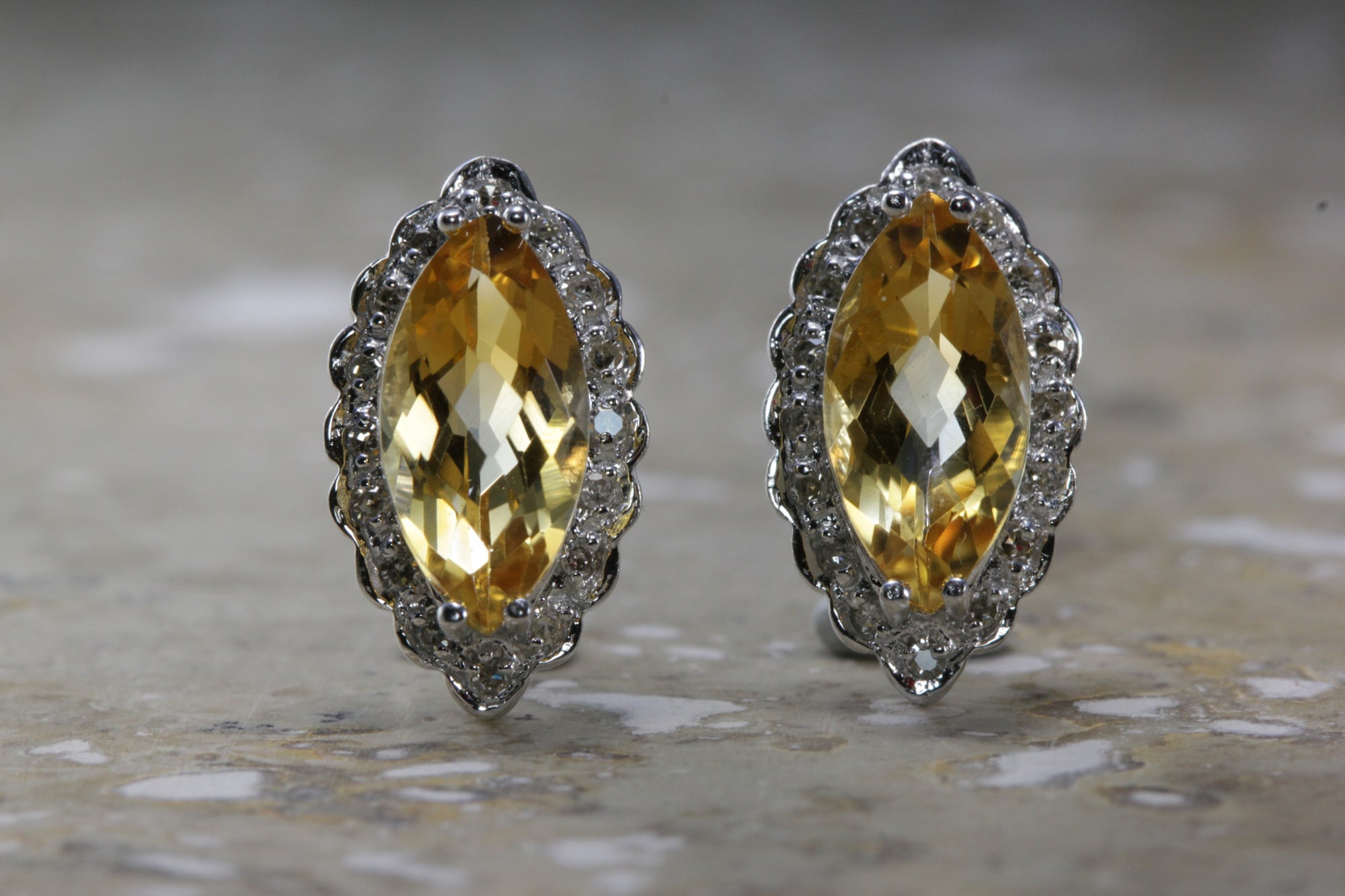 ANTIQUE 14K WHITE GOLD LADYS EARRINGS GOLDEN TOPAZ CHECKERBOARD & DIAMONDS STUDS